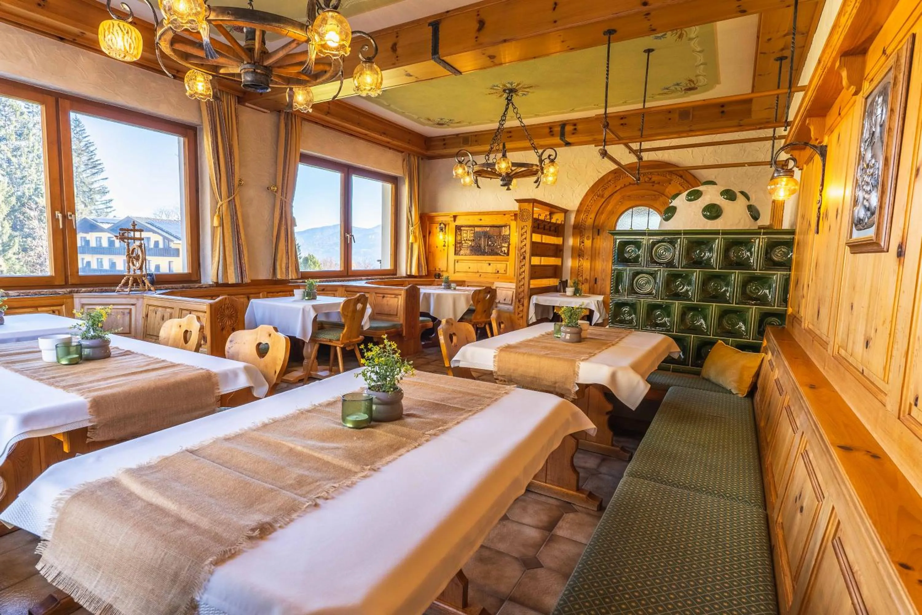 Restaurant/places to eat in Hotel Ramsauhof Pool & Wellness Breakfast & Light Dinner Buffet