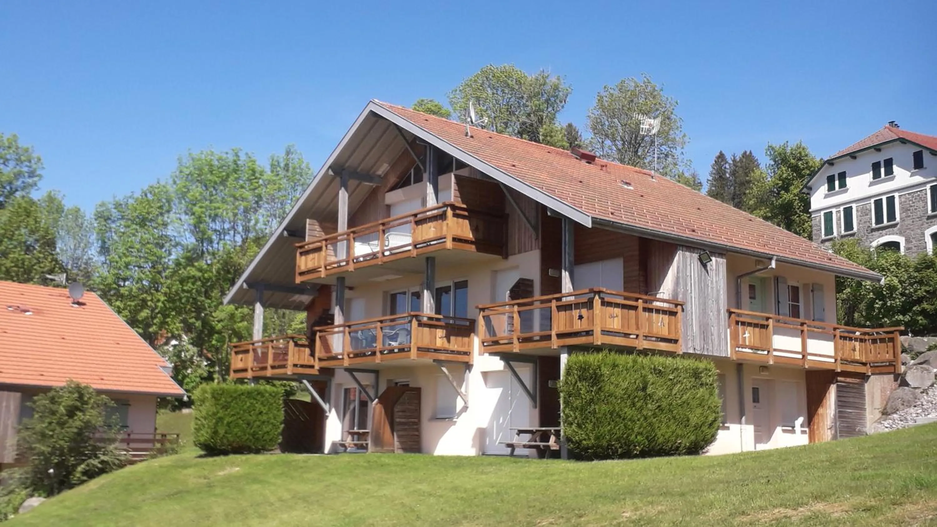 Property building in Les Adrets