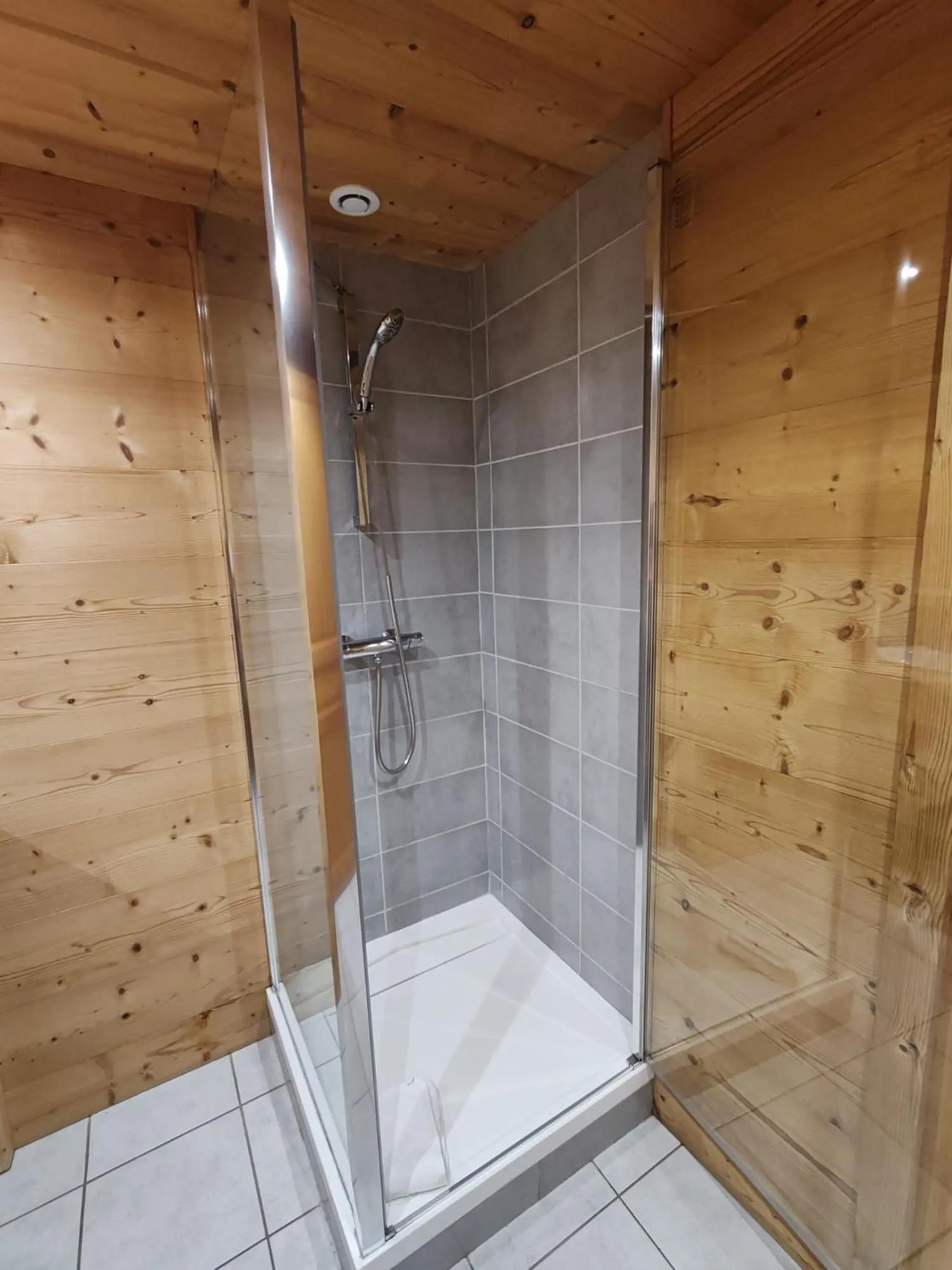 Shower in Les Adrets