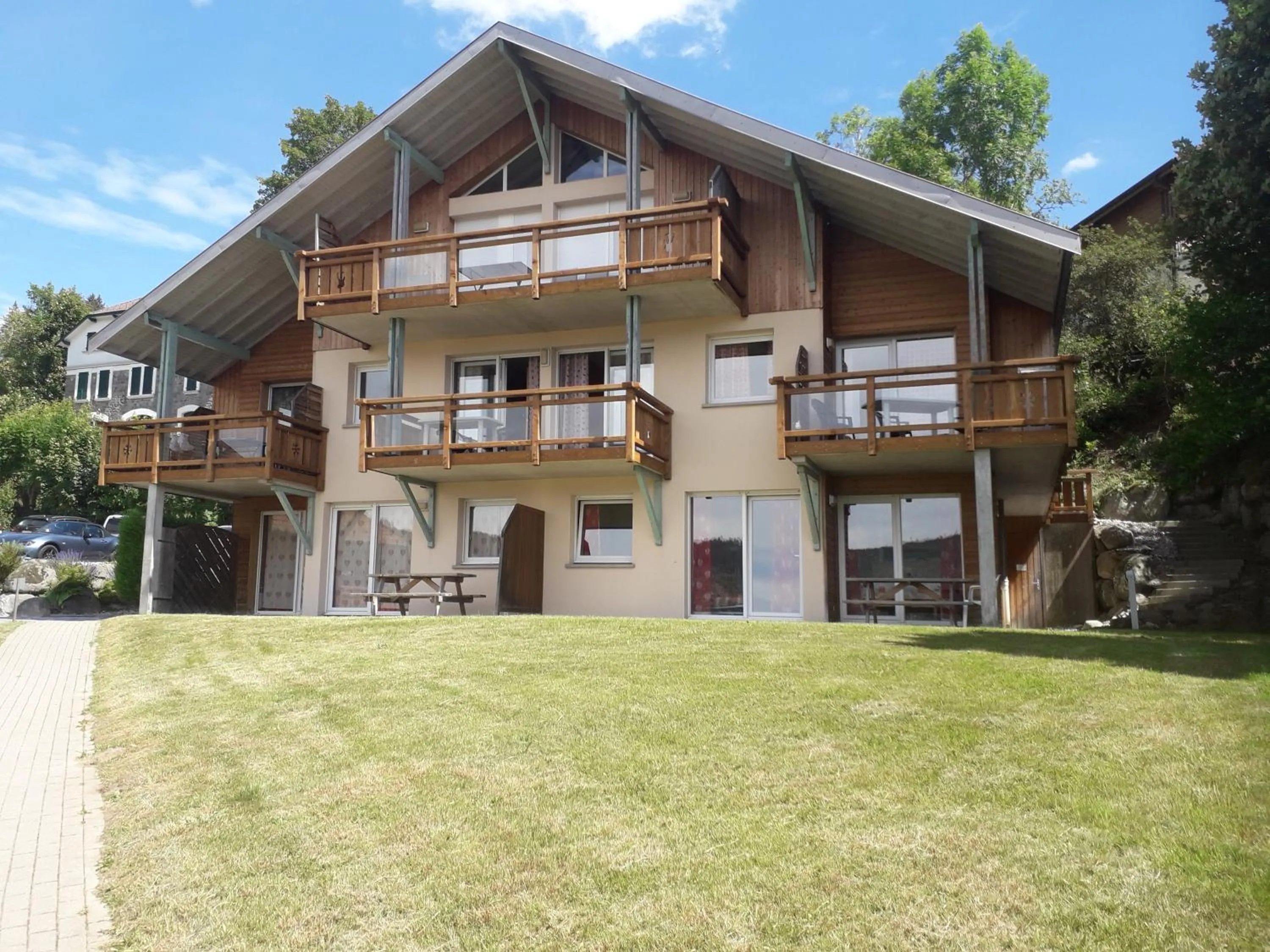 Property building in Les Adrets