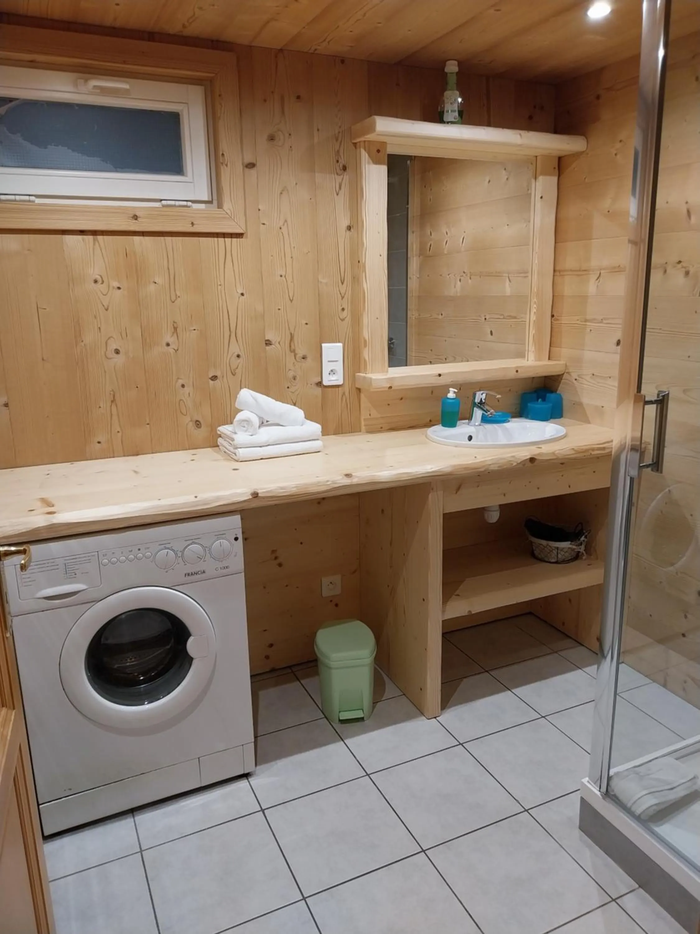 Shower in Les Adrets