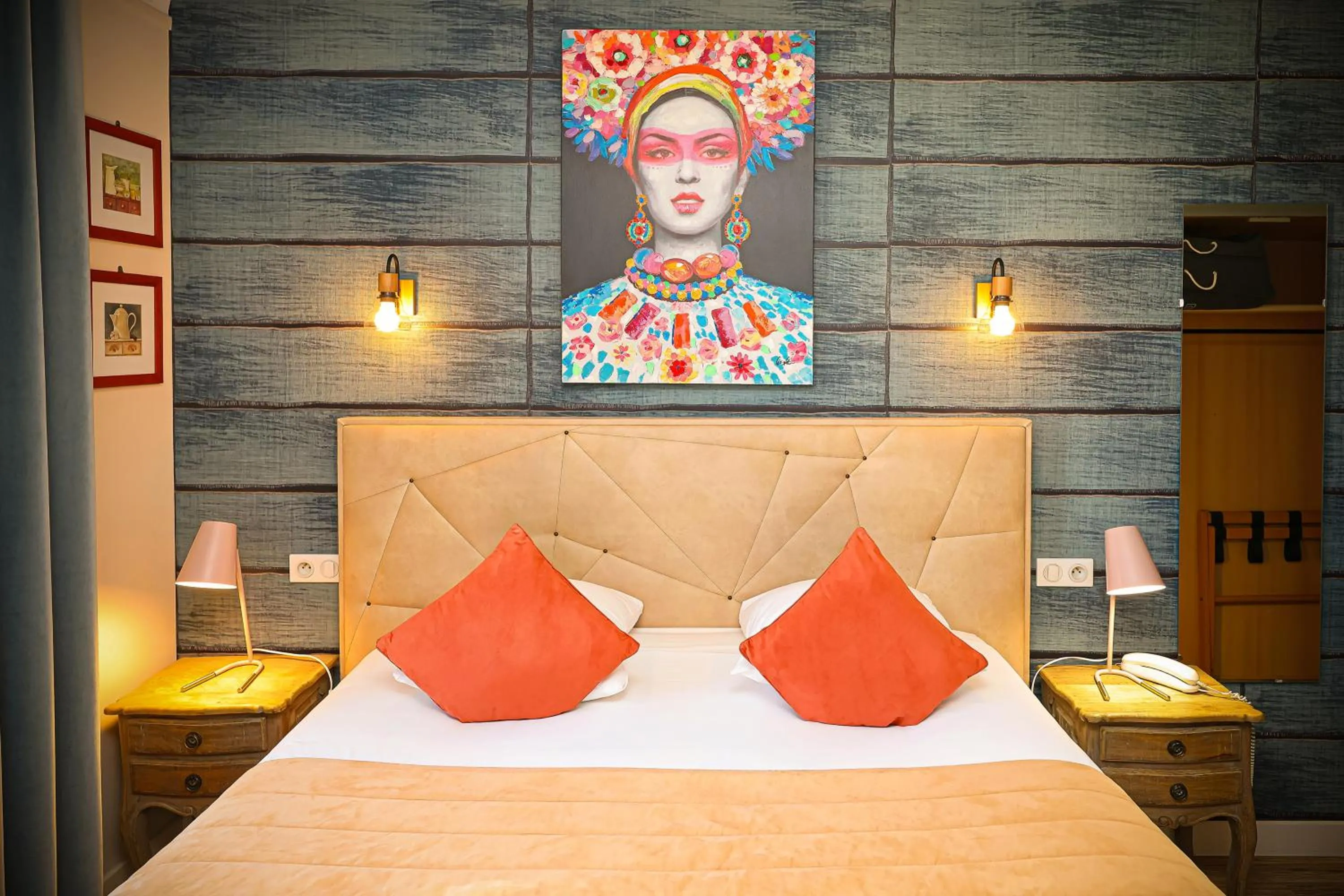 Bed in Charming Hôtel - Les Pasteliers