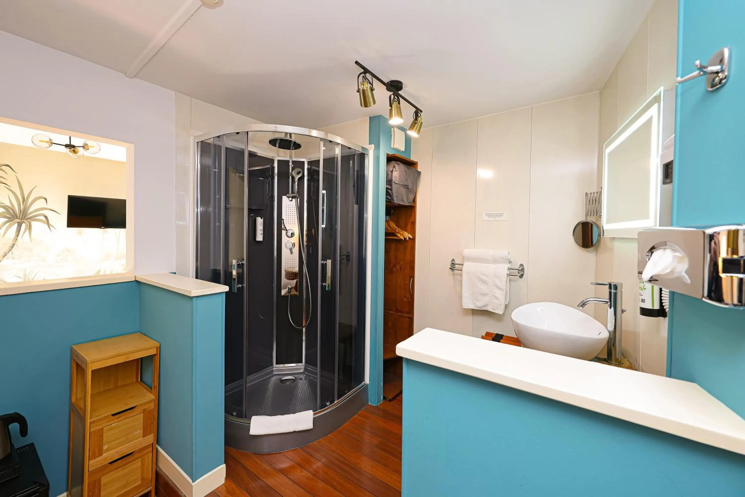 Bed in Charming Hôtel - Les Pasteliers