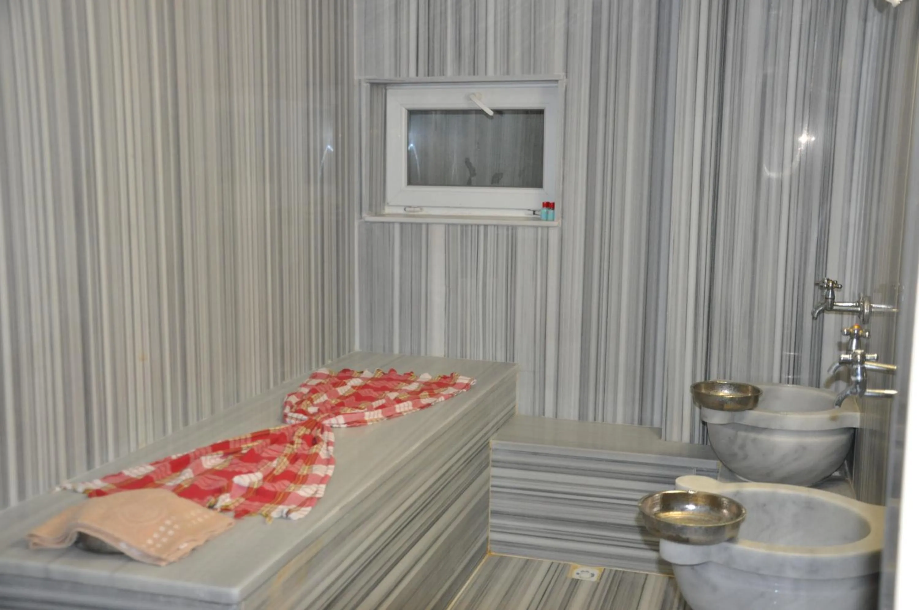 Public Bath in dragos island hotel