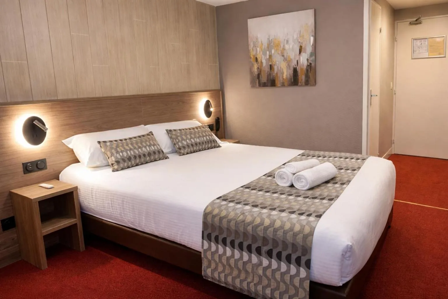 air conditioner, Bed in Logis Hotel Le Lac