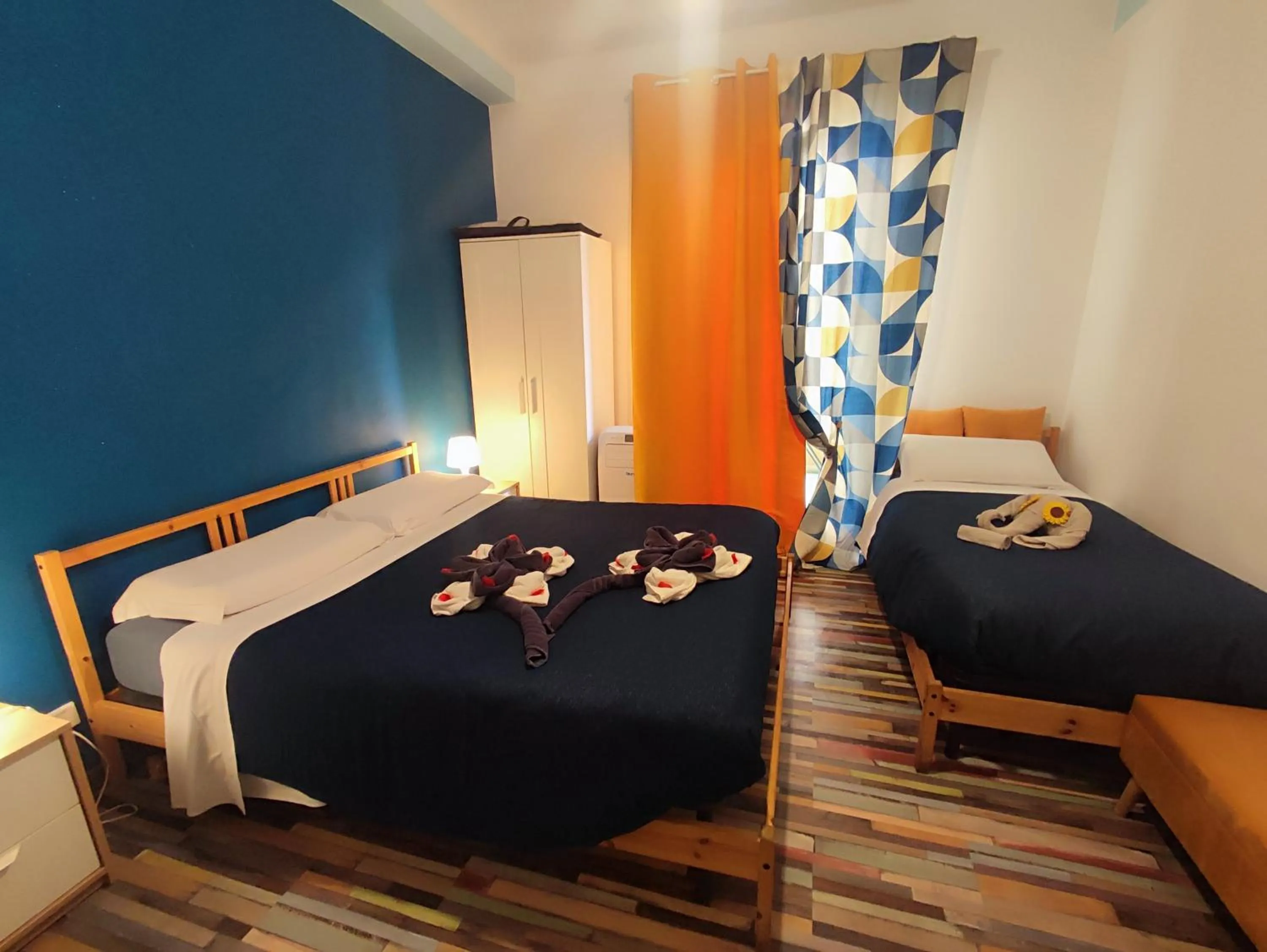 Photo of the whole room in RomAmoR Suite