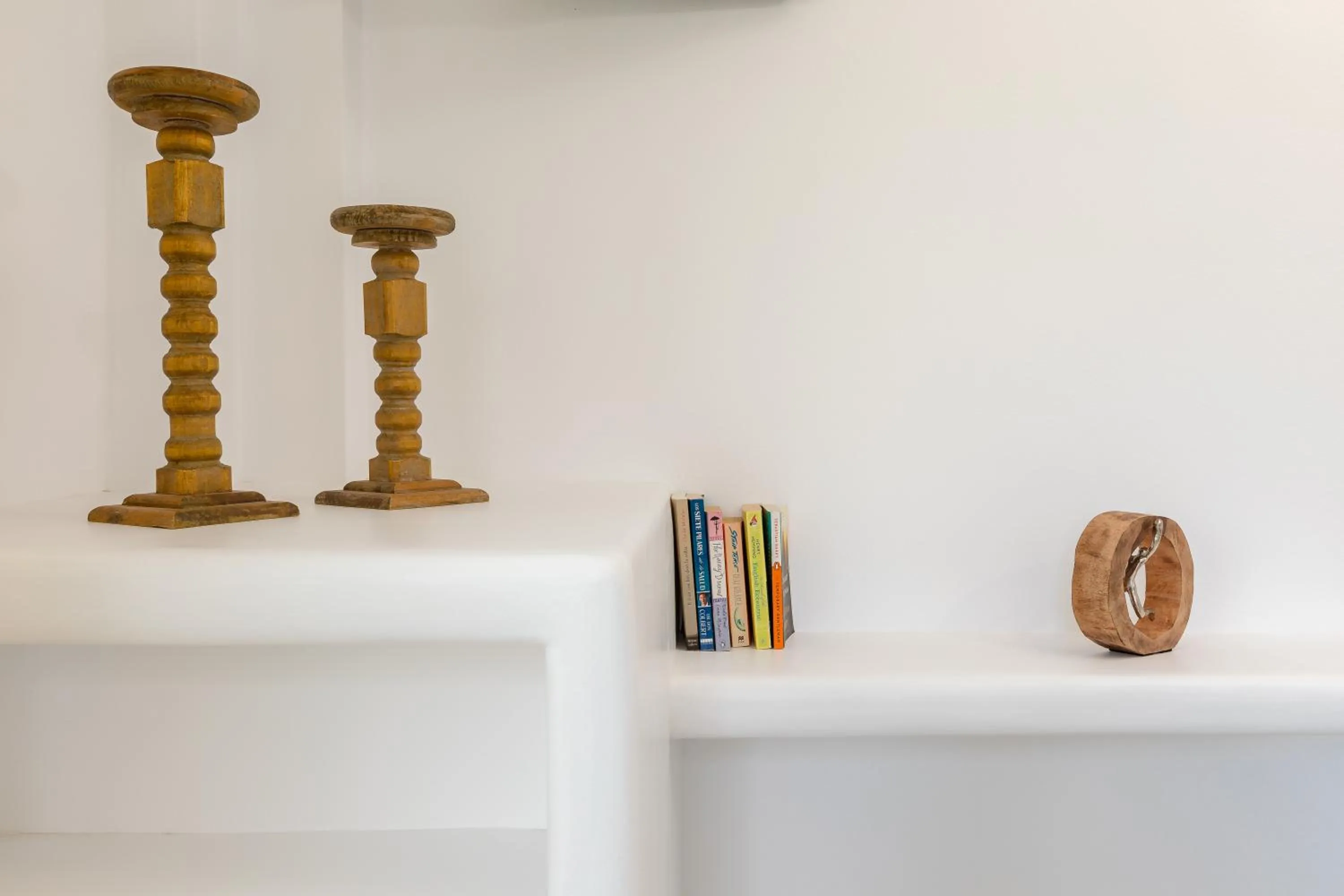 Library in Nikolas Hotel