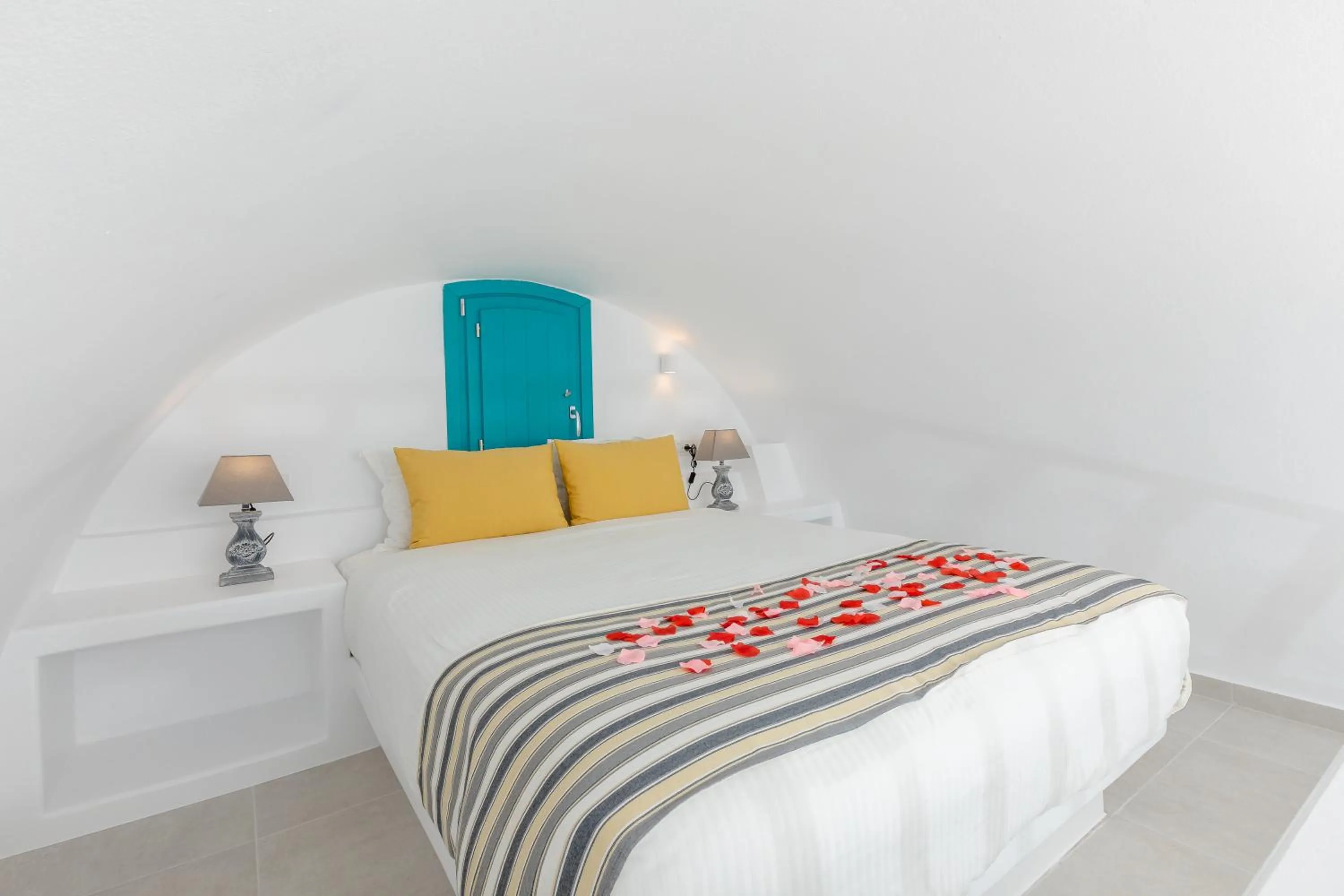 Bedroom, Bed in Nikolas Hotel