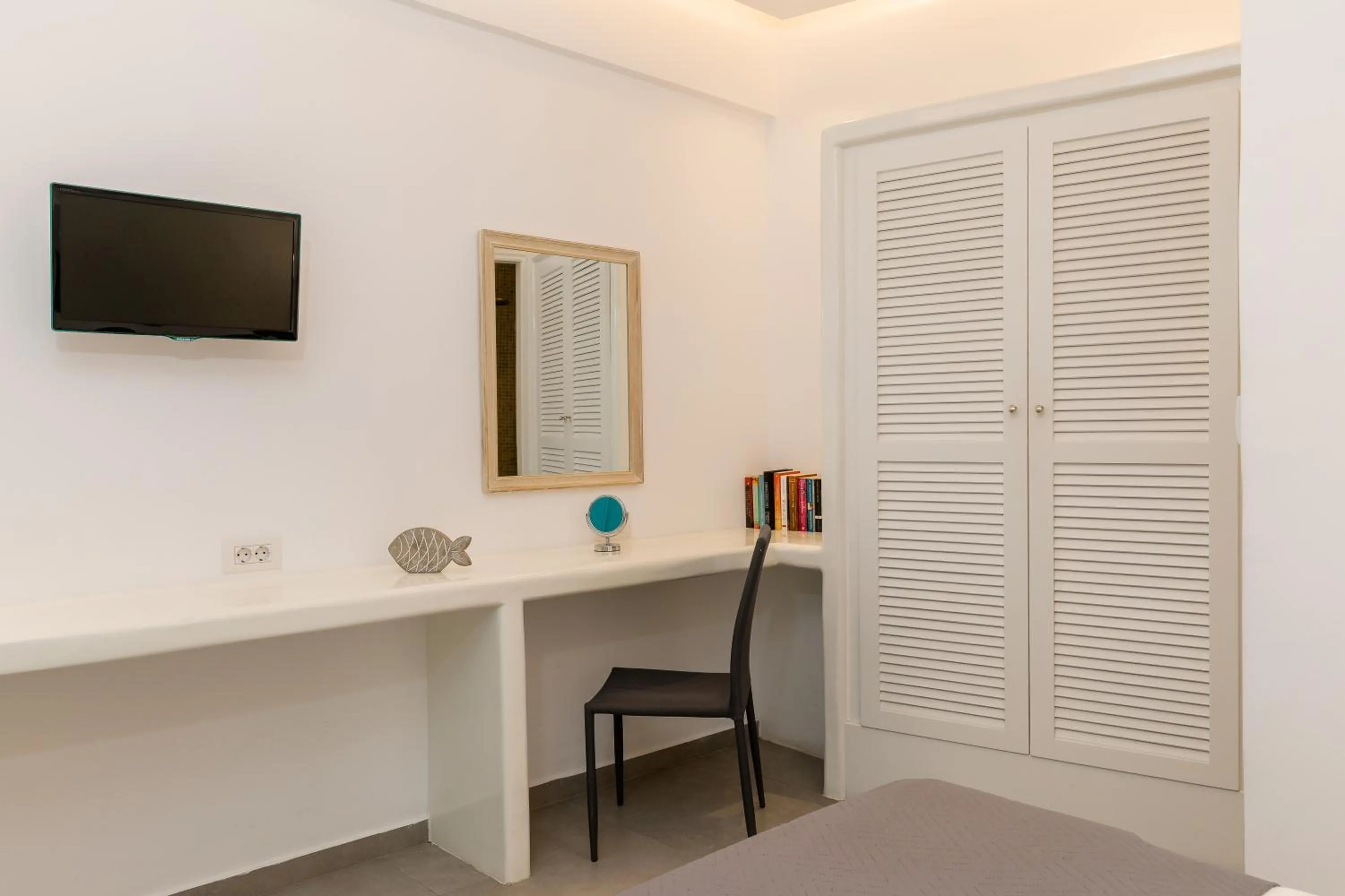 TV and multimedia in Nikolas Hotel