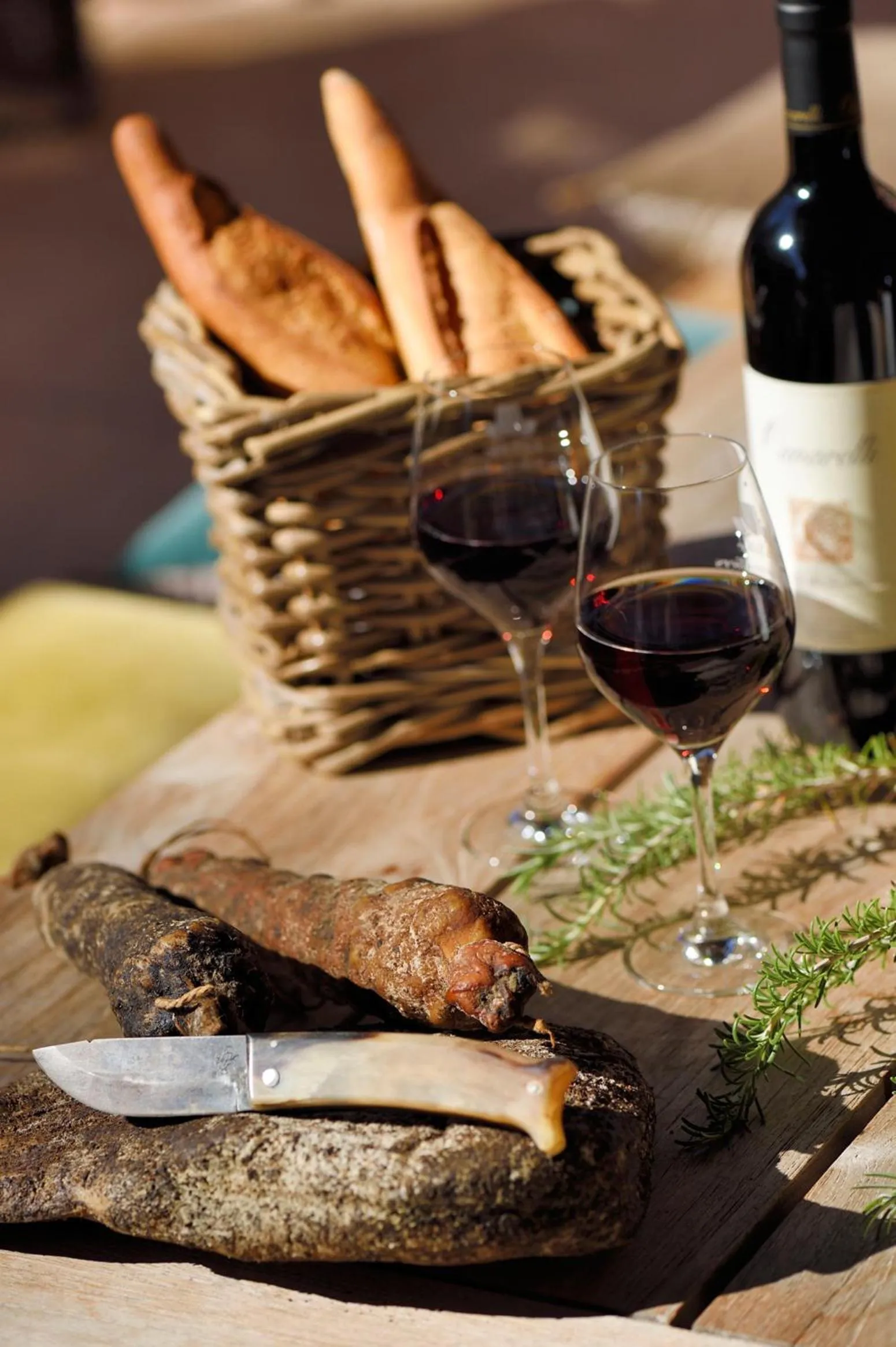 Meals in Logis Hotel Le Lonca