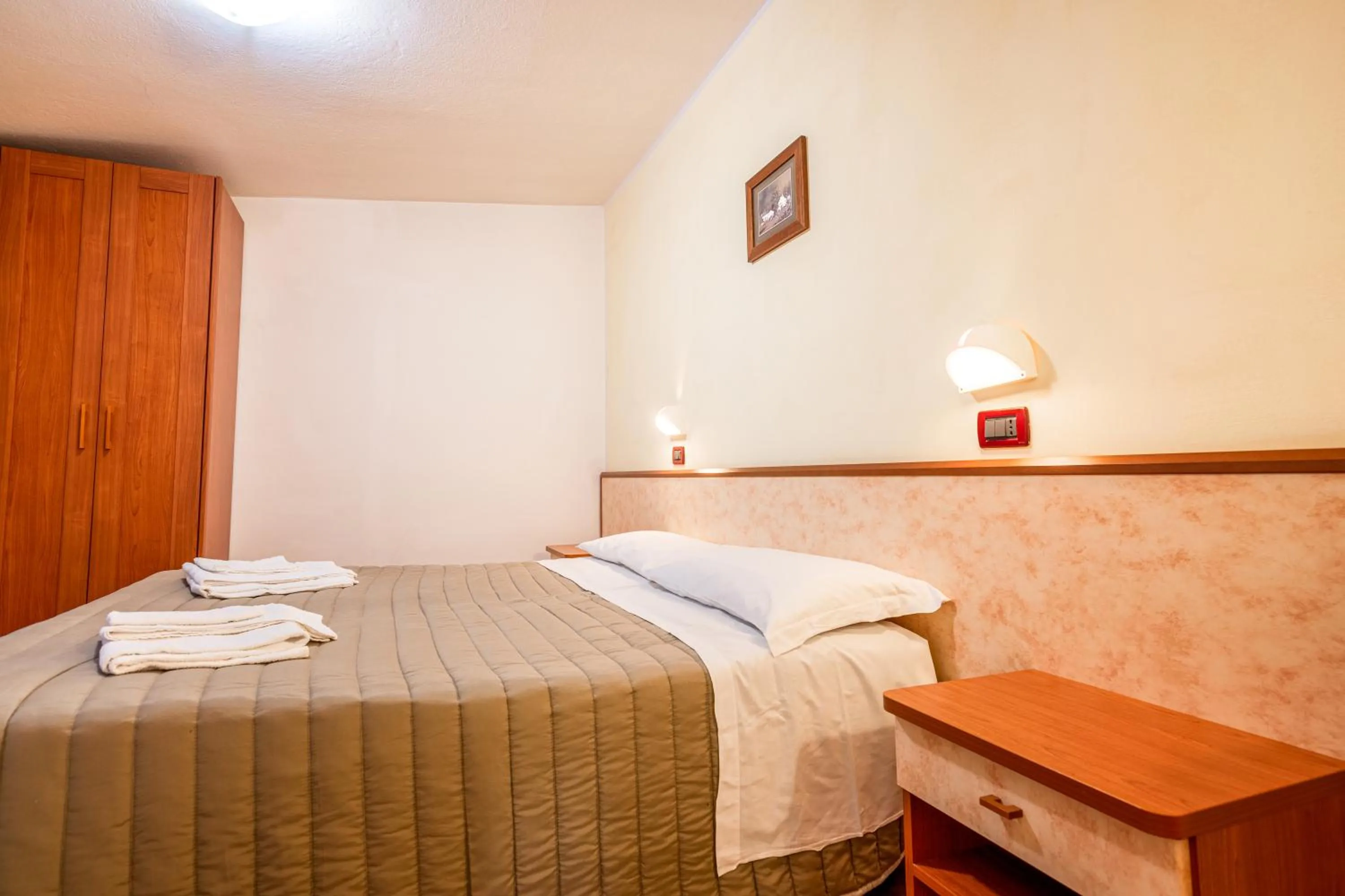 Bedroom, Bed in Hotel Zodiaco & Spa