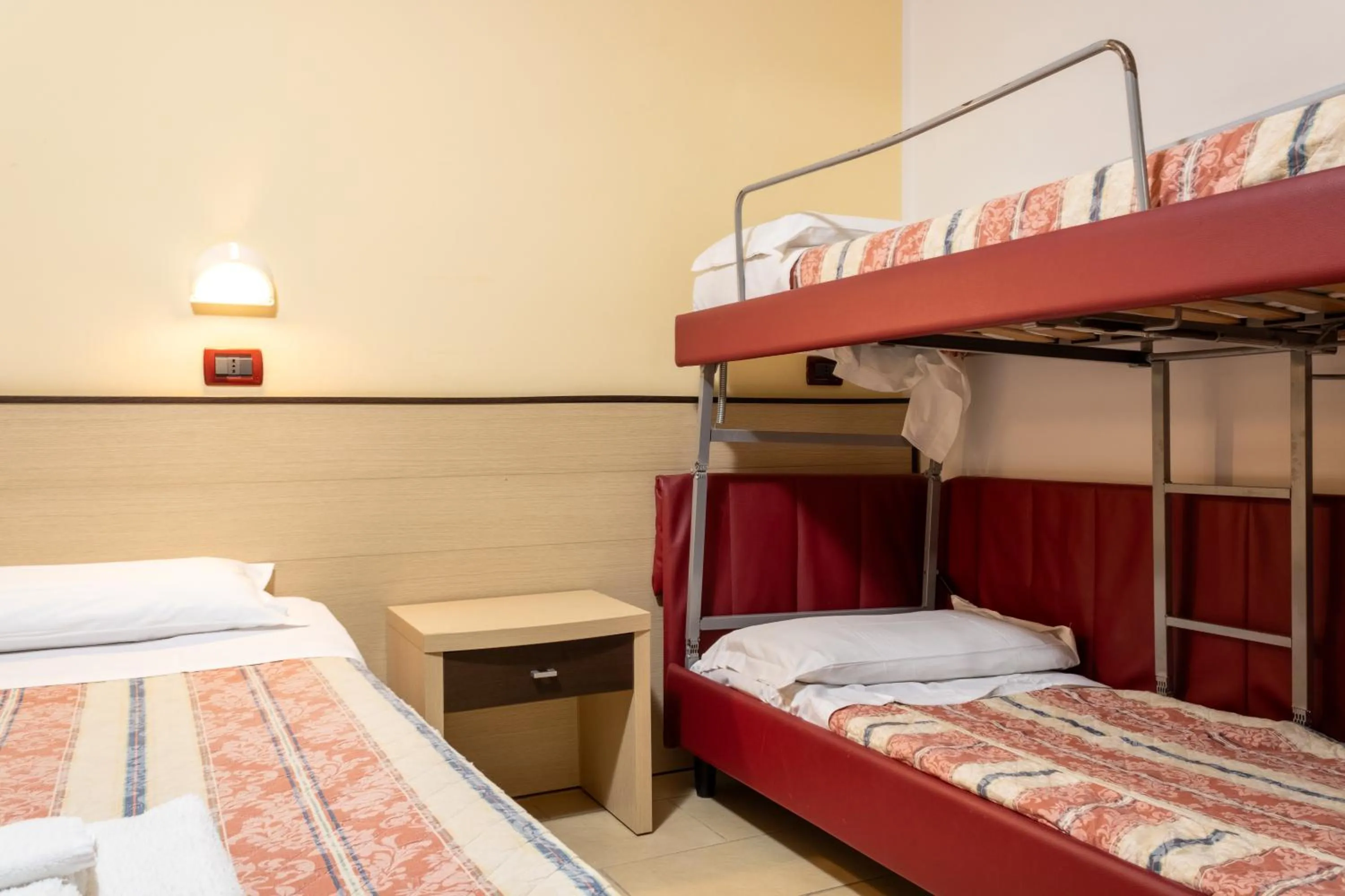 bunk bed, Bed in Hotel Zodiaco & Spa