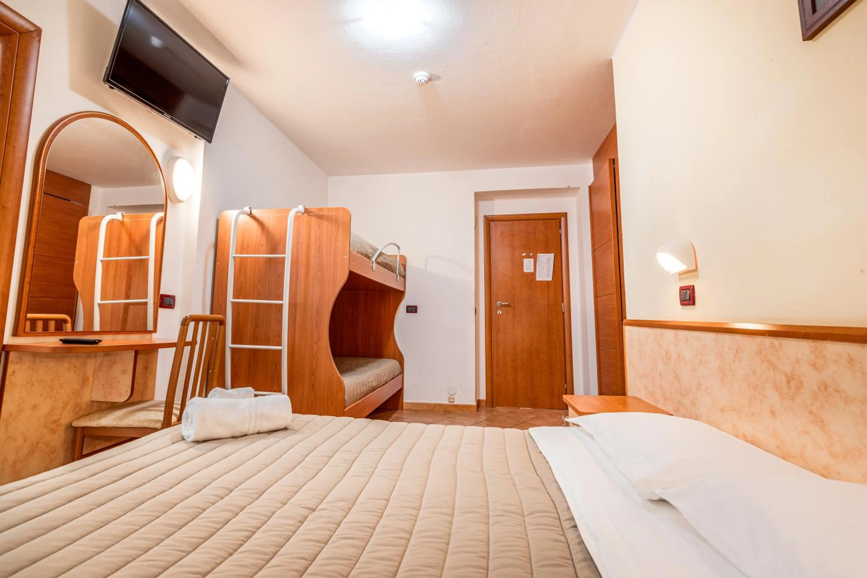 Bedroom, Bed in Hotel Zodiaco & Spa