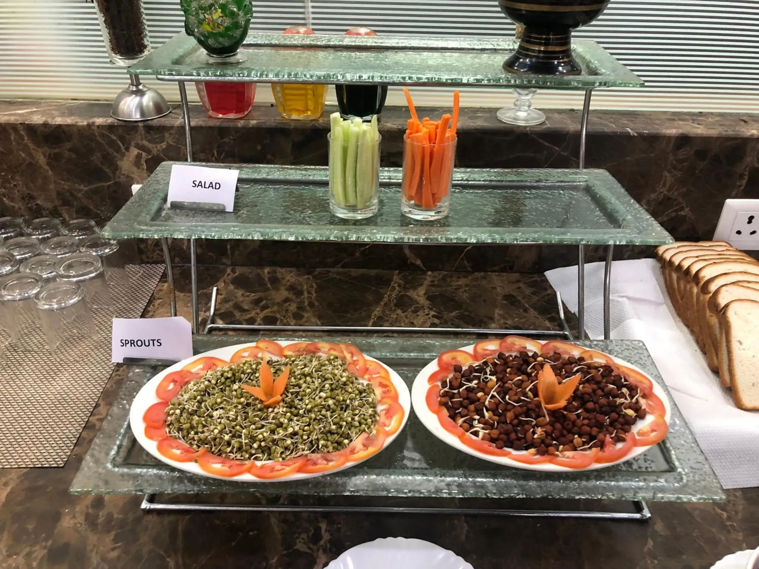 Food and drinks in Hotel Harrison Palace Food and drinks in Hotel Harrison Palace