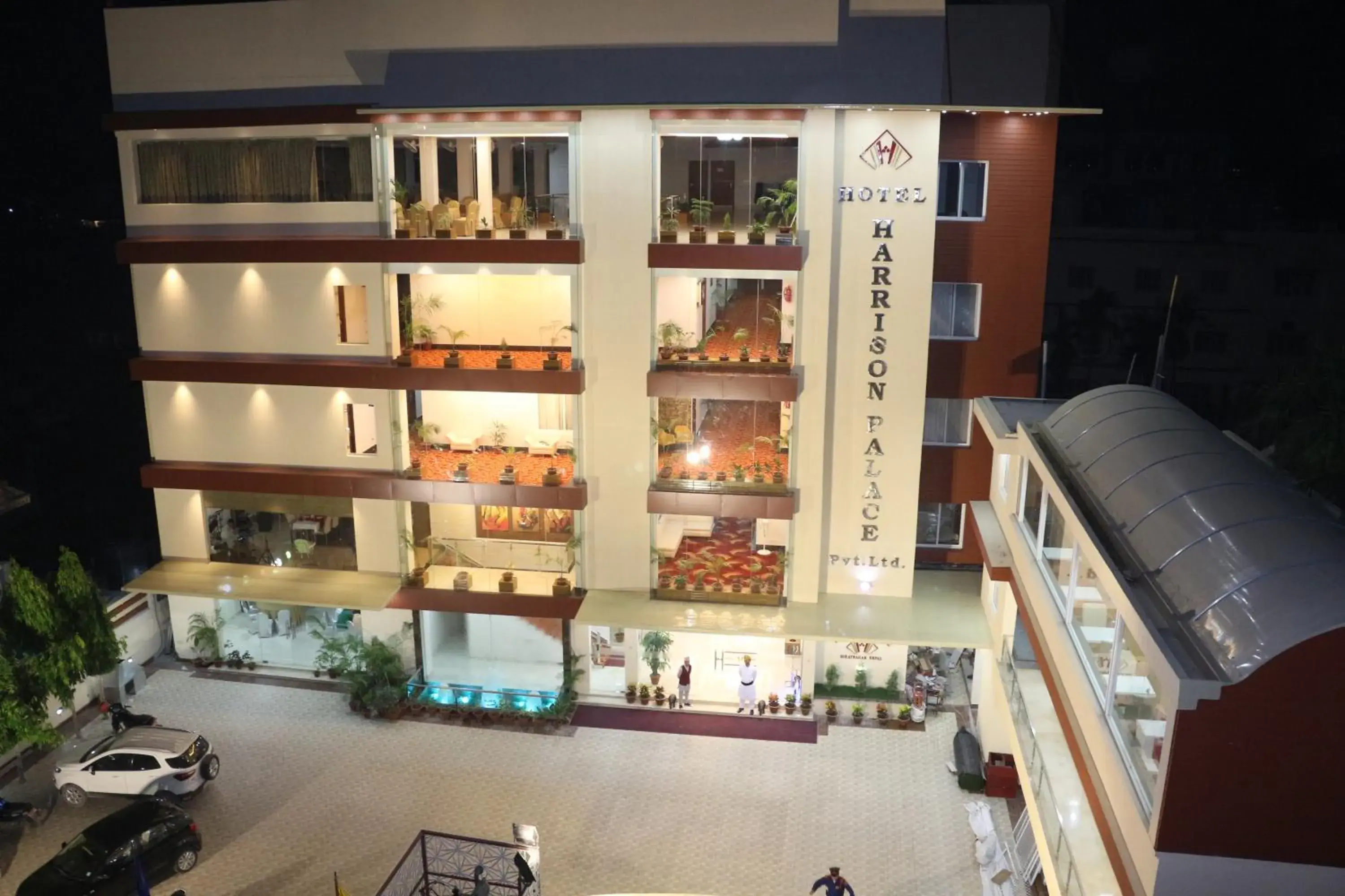 Facade/entrance in Hotel Harrison Palace Facade/entrance in Hotel Harrison Palace