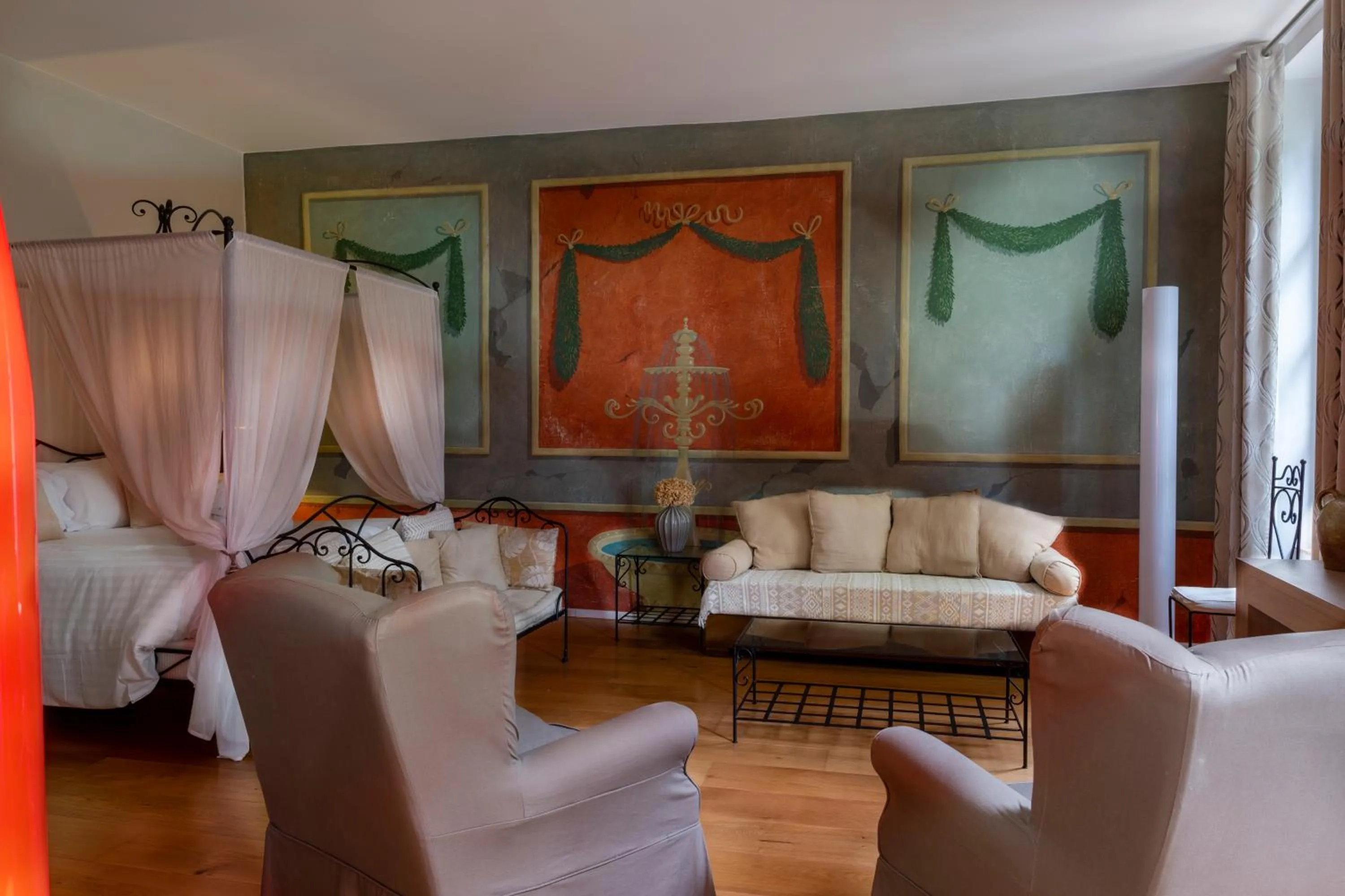 Living room, Bed in Château De Siran - Hôtel & Spa