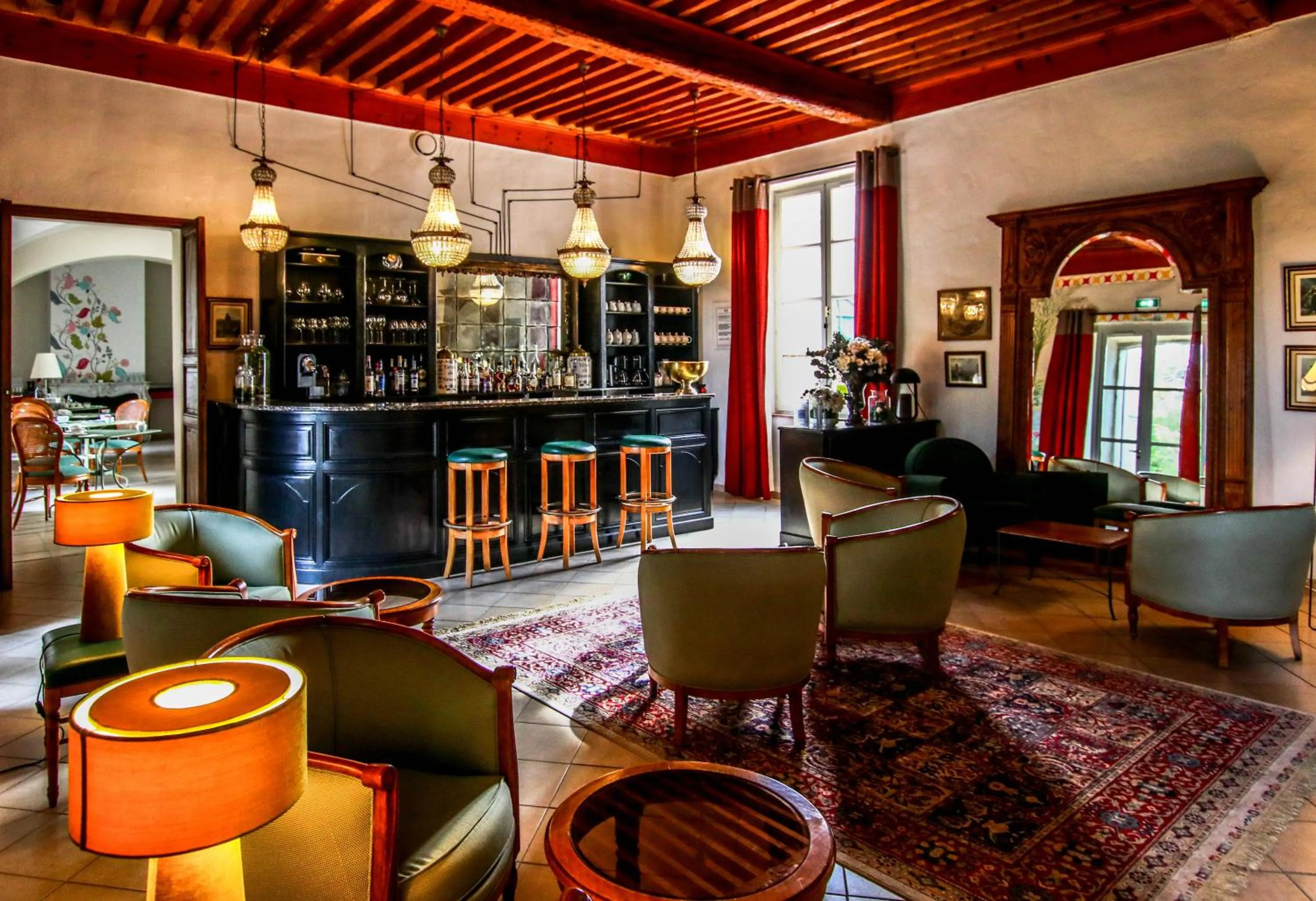 Lounge or bar in Château De Siran - Hôtel & Spa