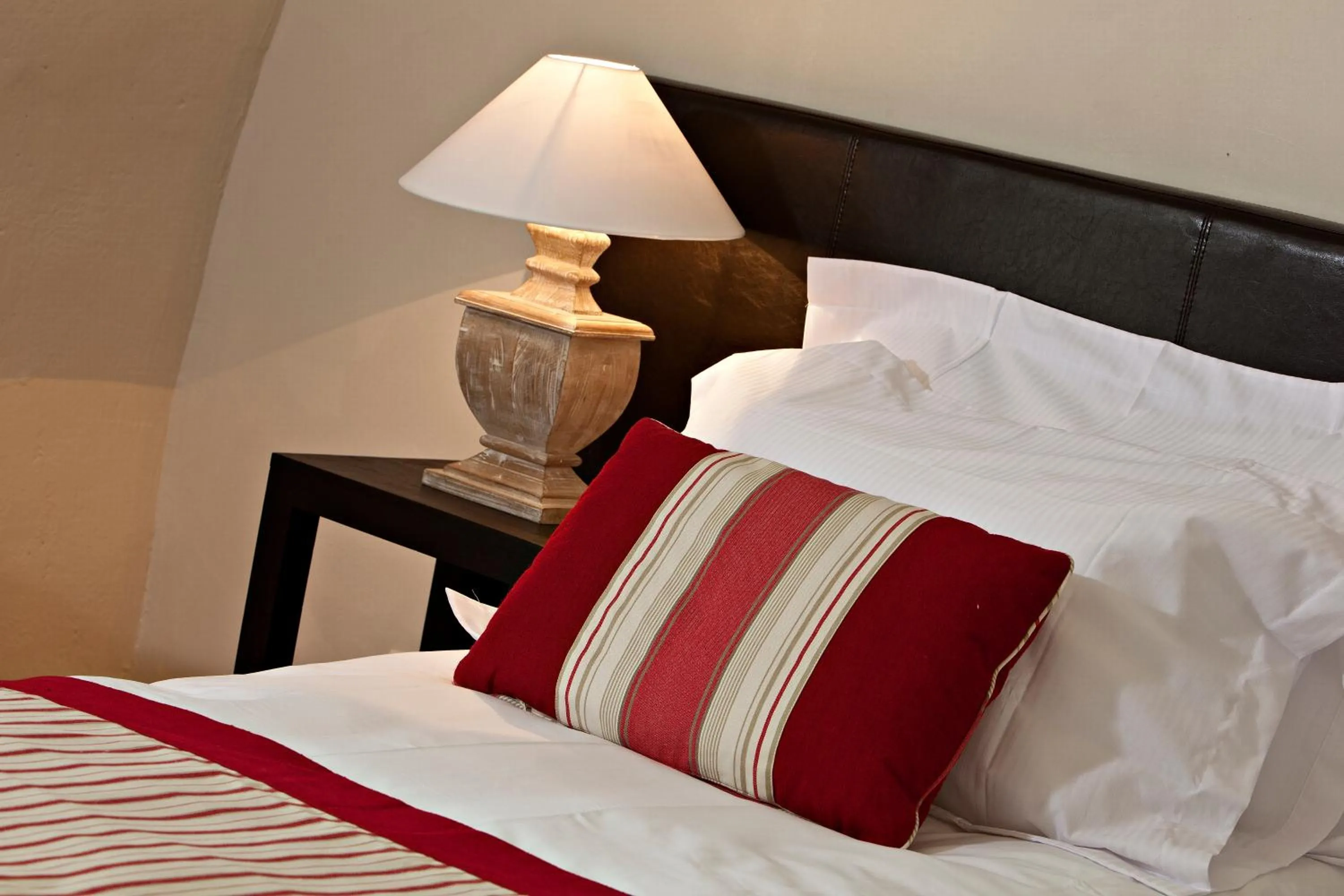 Bed in Château De Siran - Hôtel & Spa