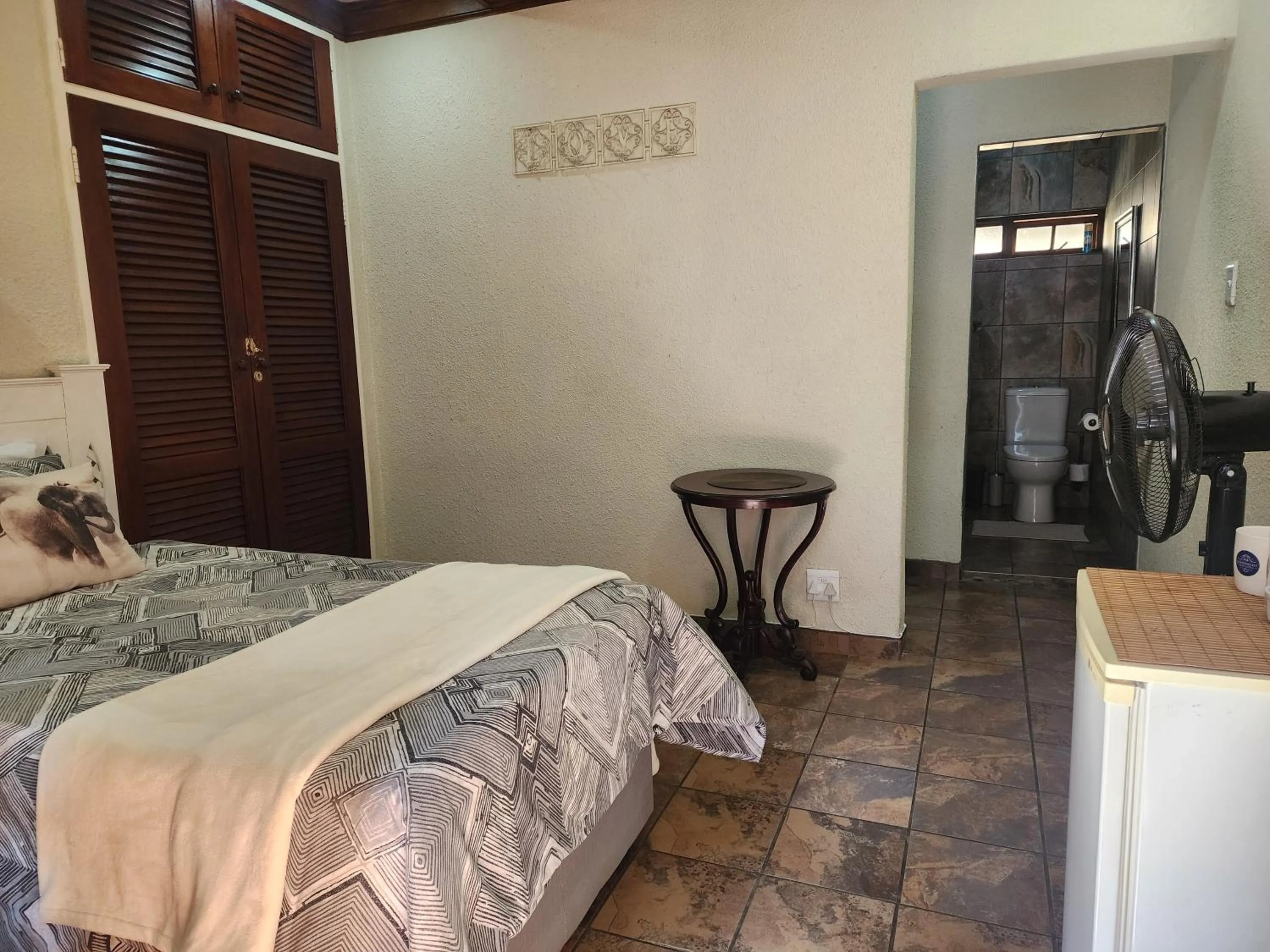 Bed in Goodnight Guest Lodge