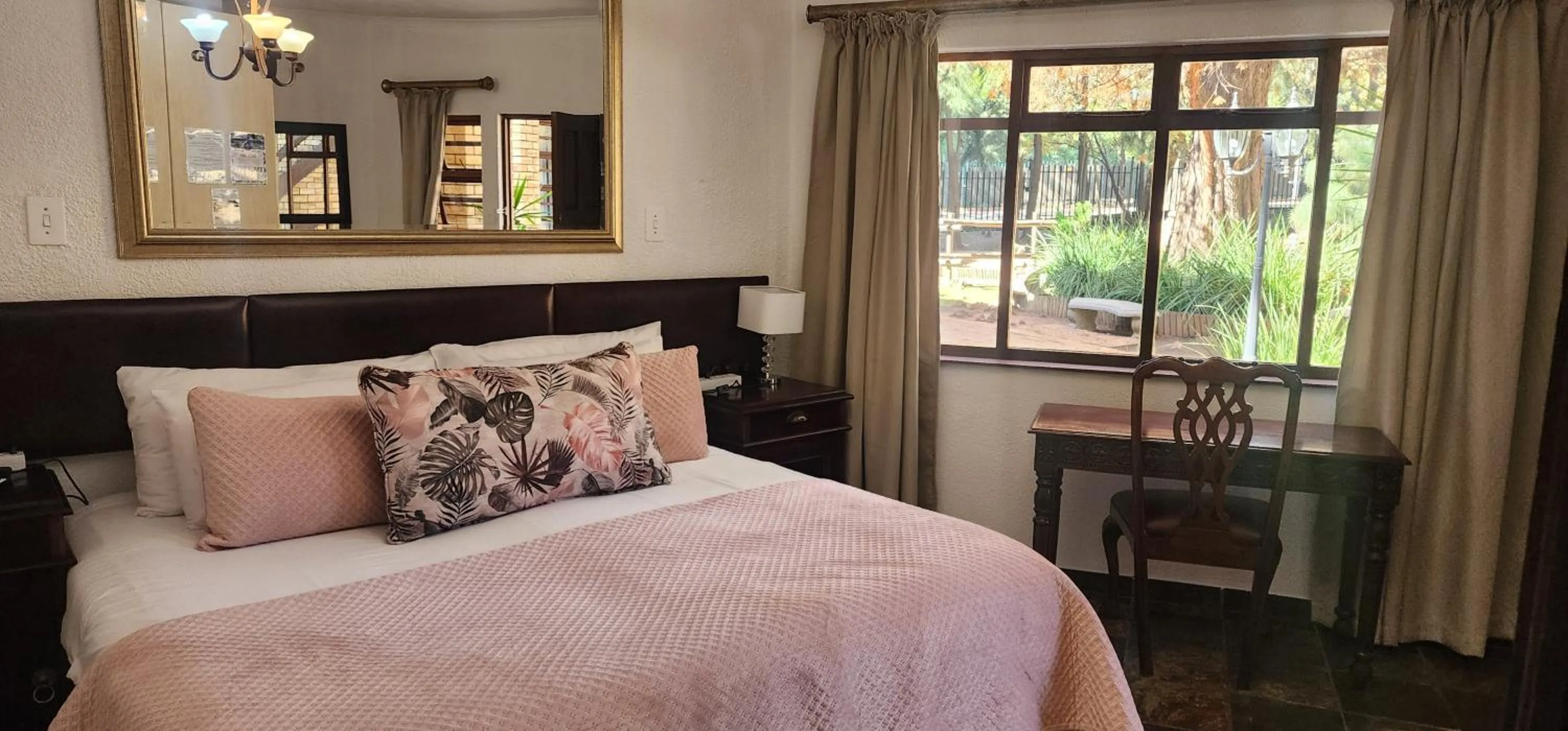 Bed in Goodnight Guest Lodge