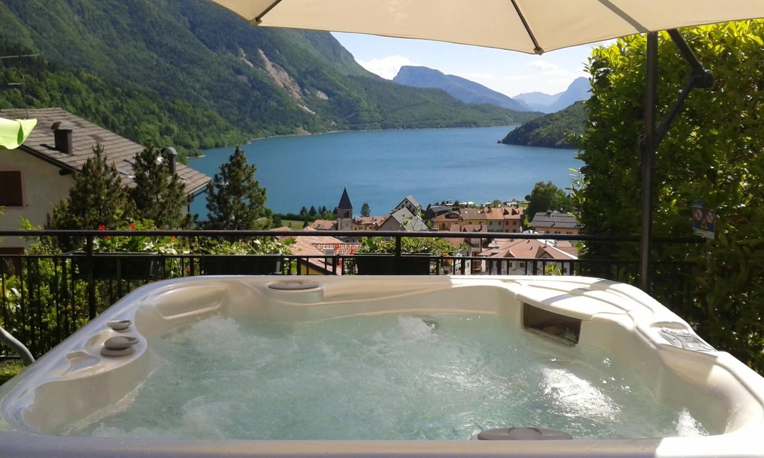 Hot Tub in Hotel Florida
