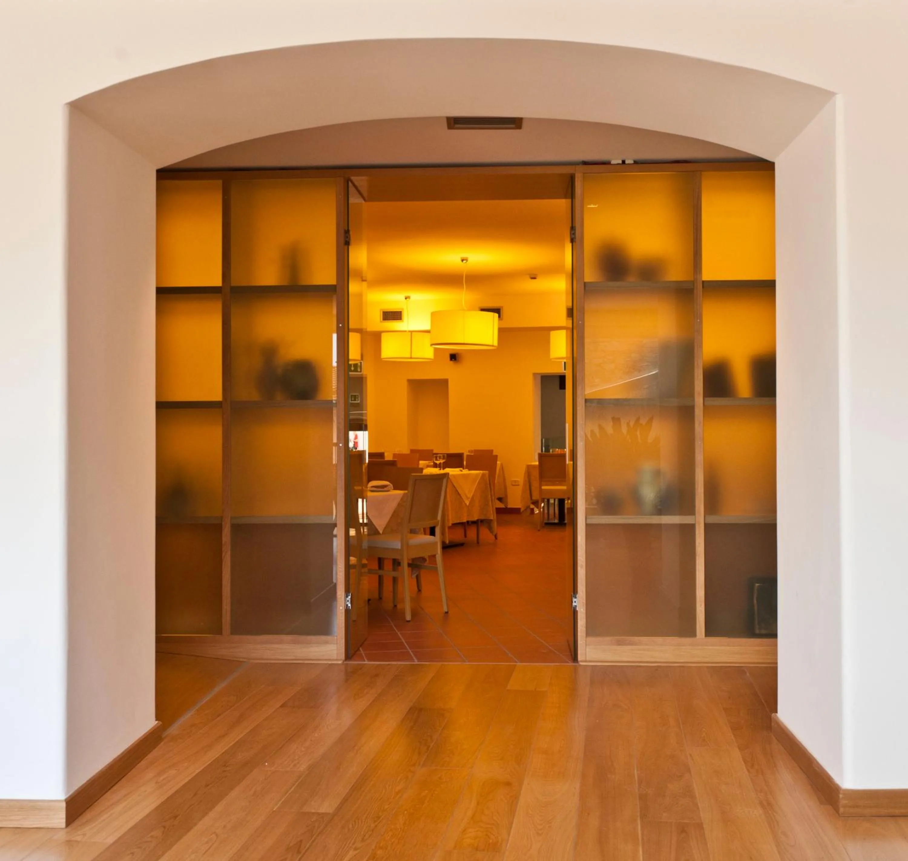 Restaurant/places to eat in Hotel Romanda