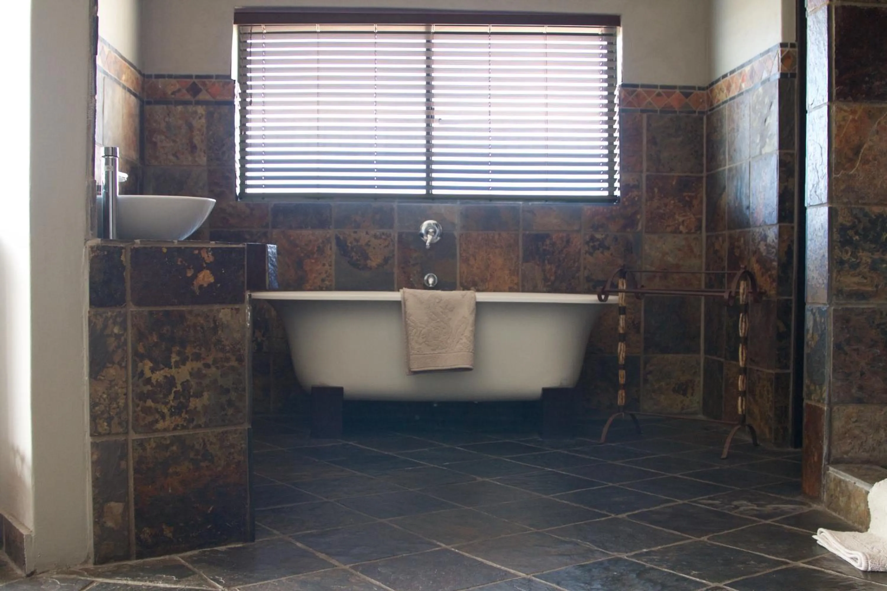 Bath in House Haven Guesthouse