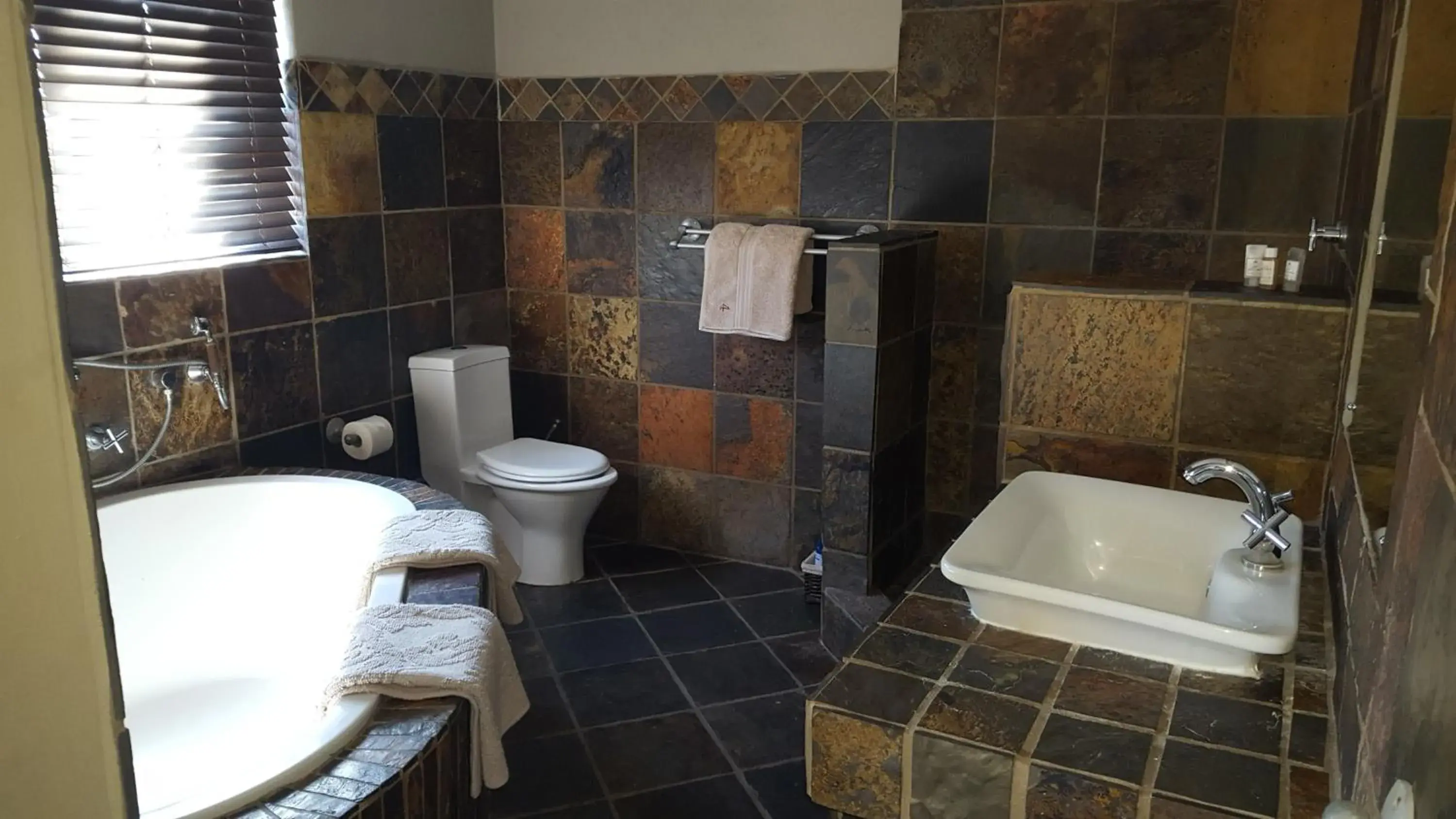 Twin Room - single occupancy in House Haven Guesthouse Twin Room - single occupancy in House Haven Guesthouse