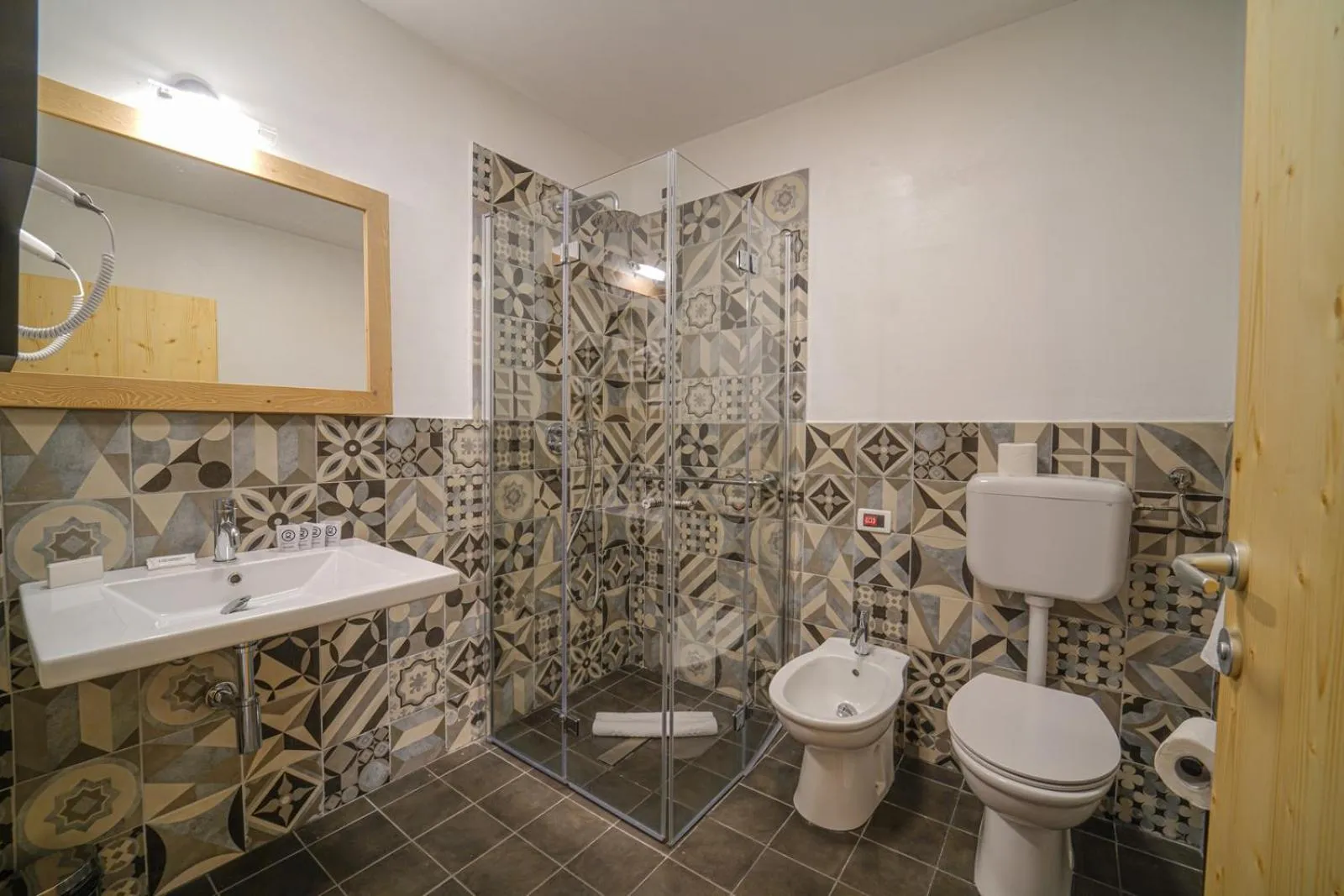 Shower in GH Hotel Monzoni