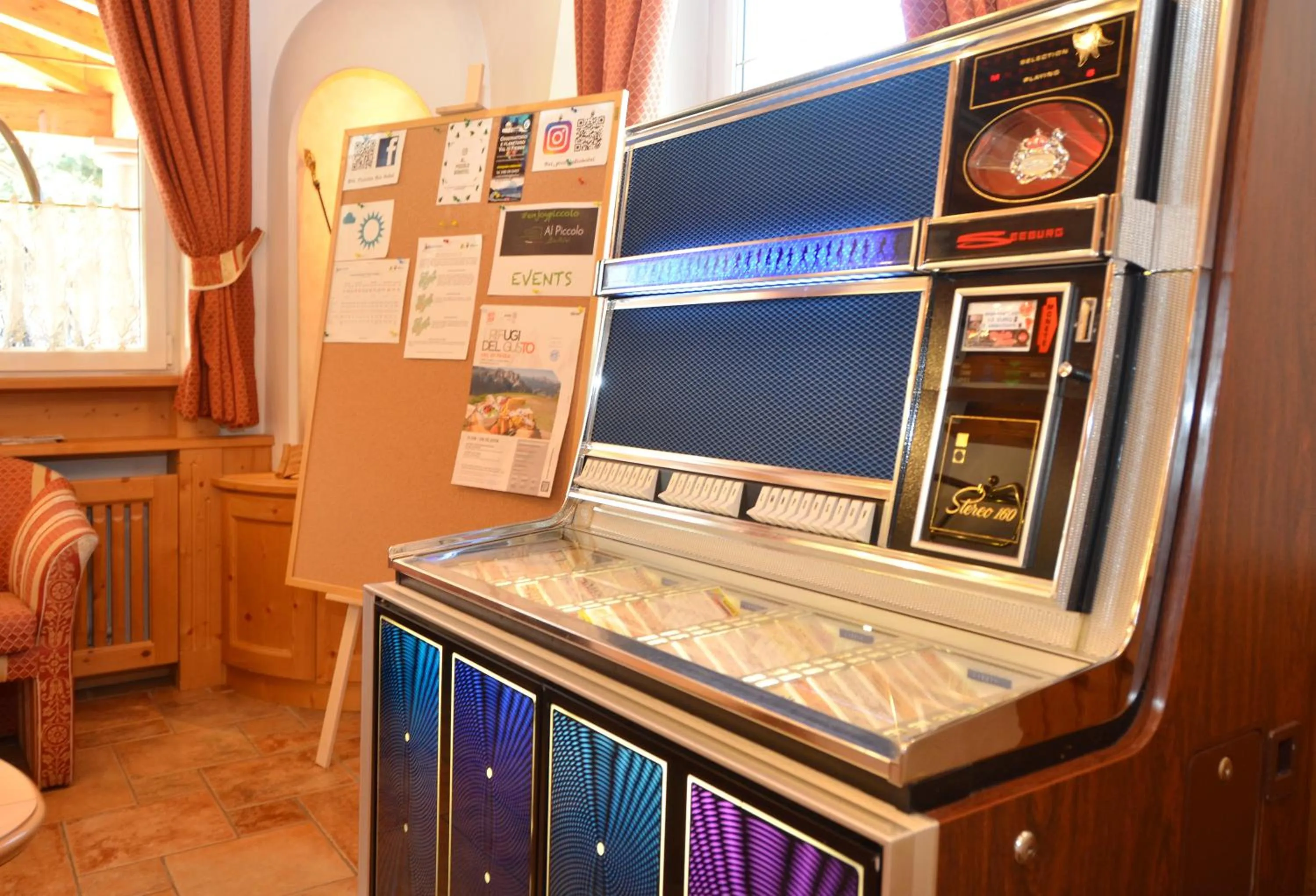 Evening entertainment in Al Piccolo Hotel