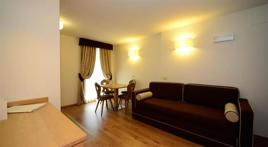 Two-Bedroom Suite with Balcony - Annex in Hotel Crozzon