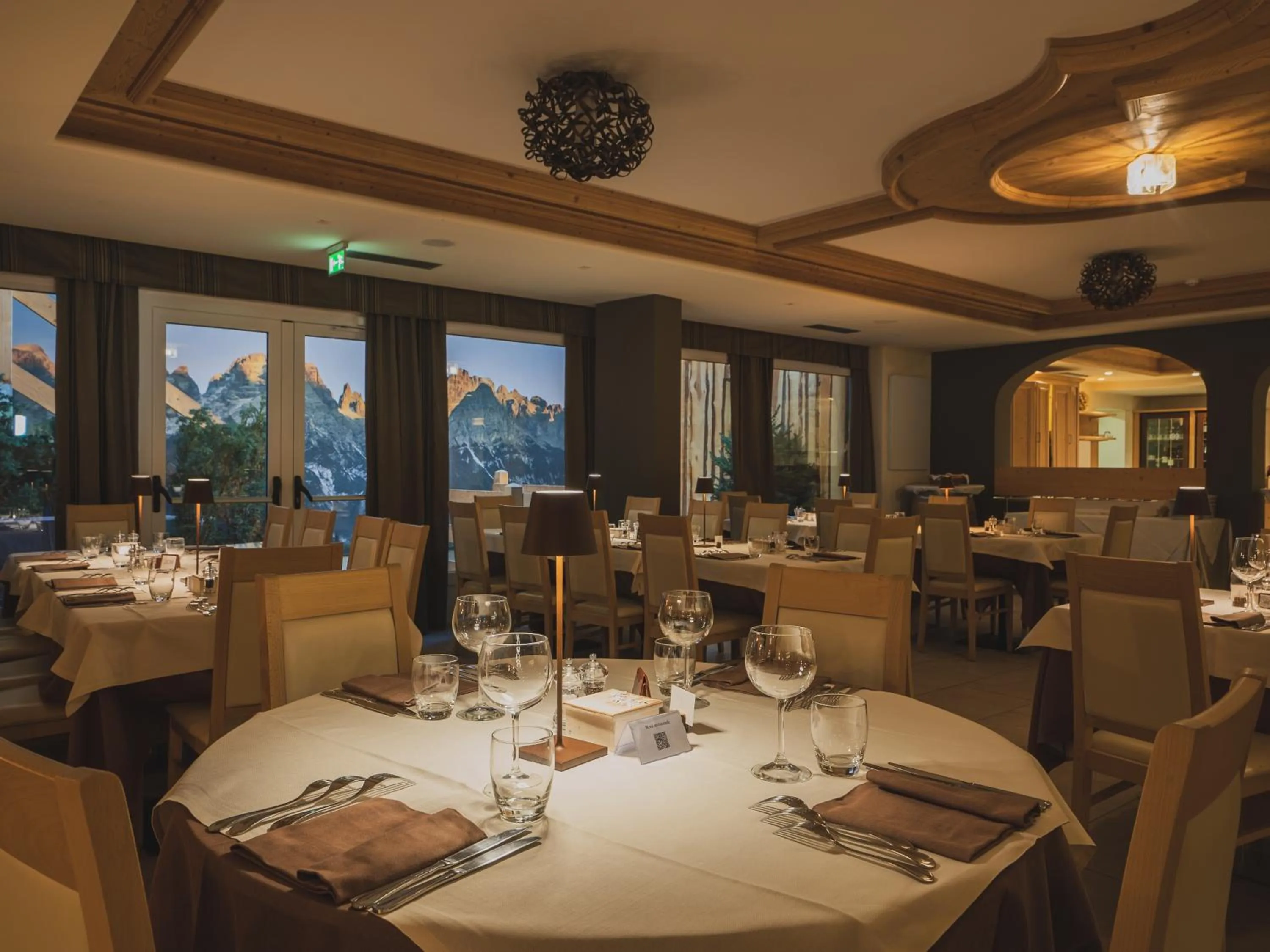 Restaurant/places to eat in Hotel Crozzon