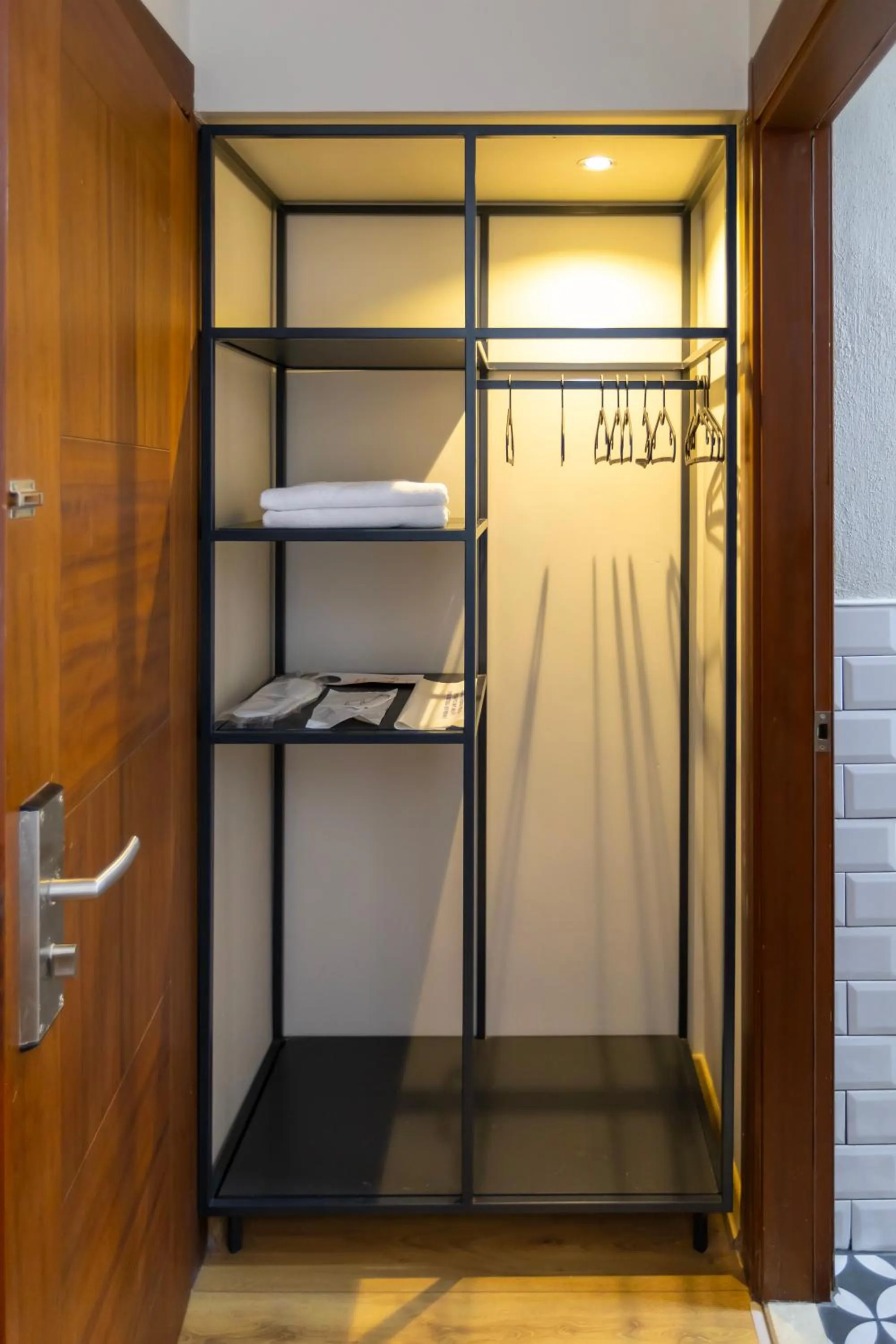 Shower in Mene City Hotel