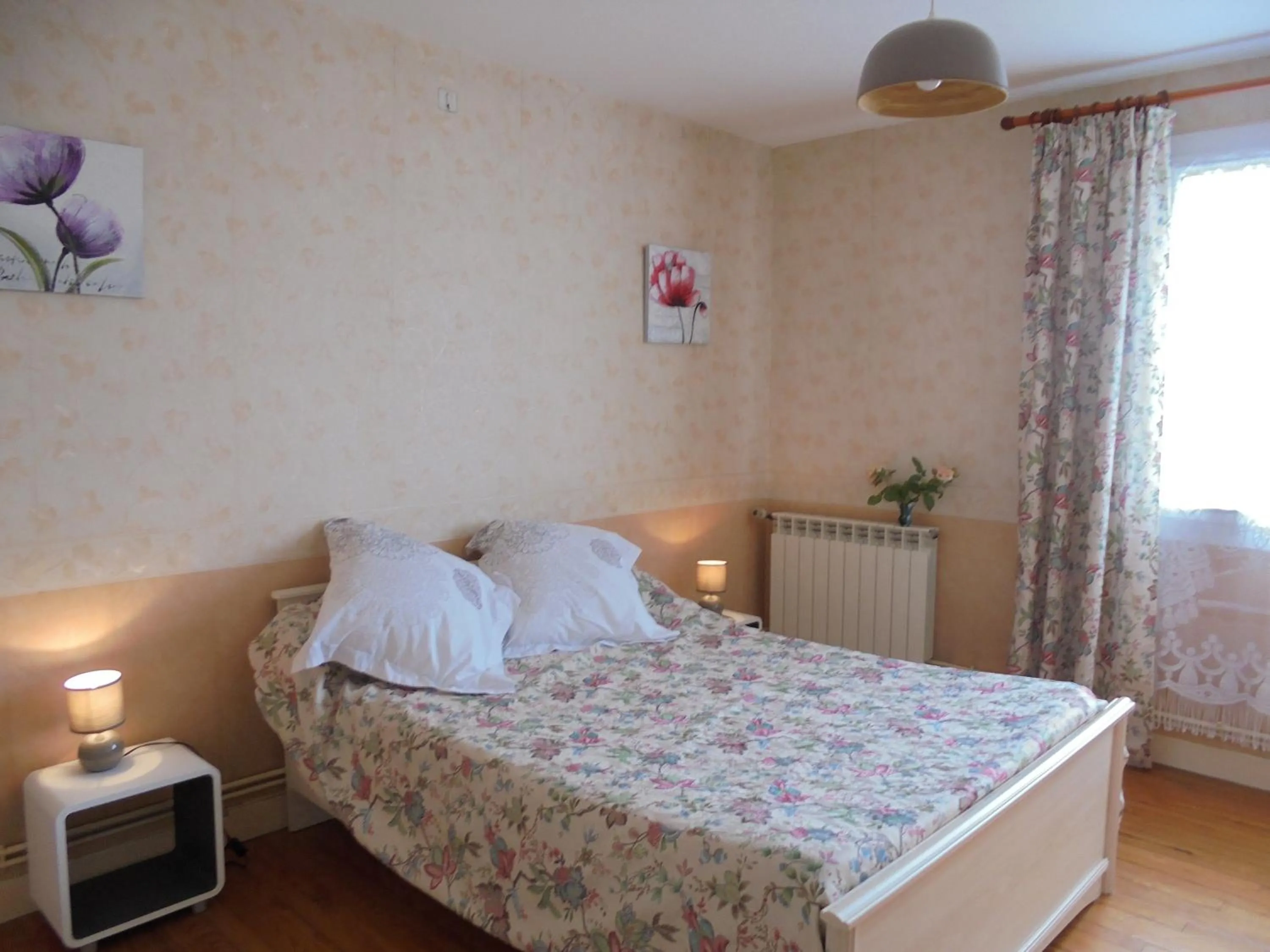 Standard Double Room with Shared Bathroom in Chez Aline