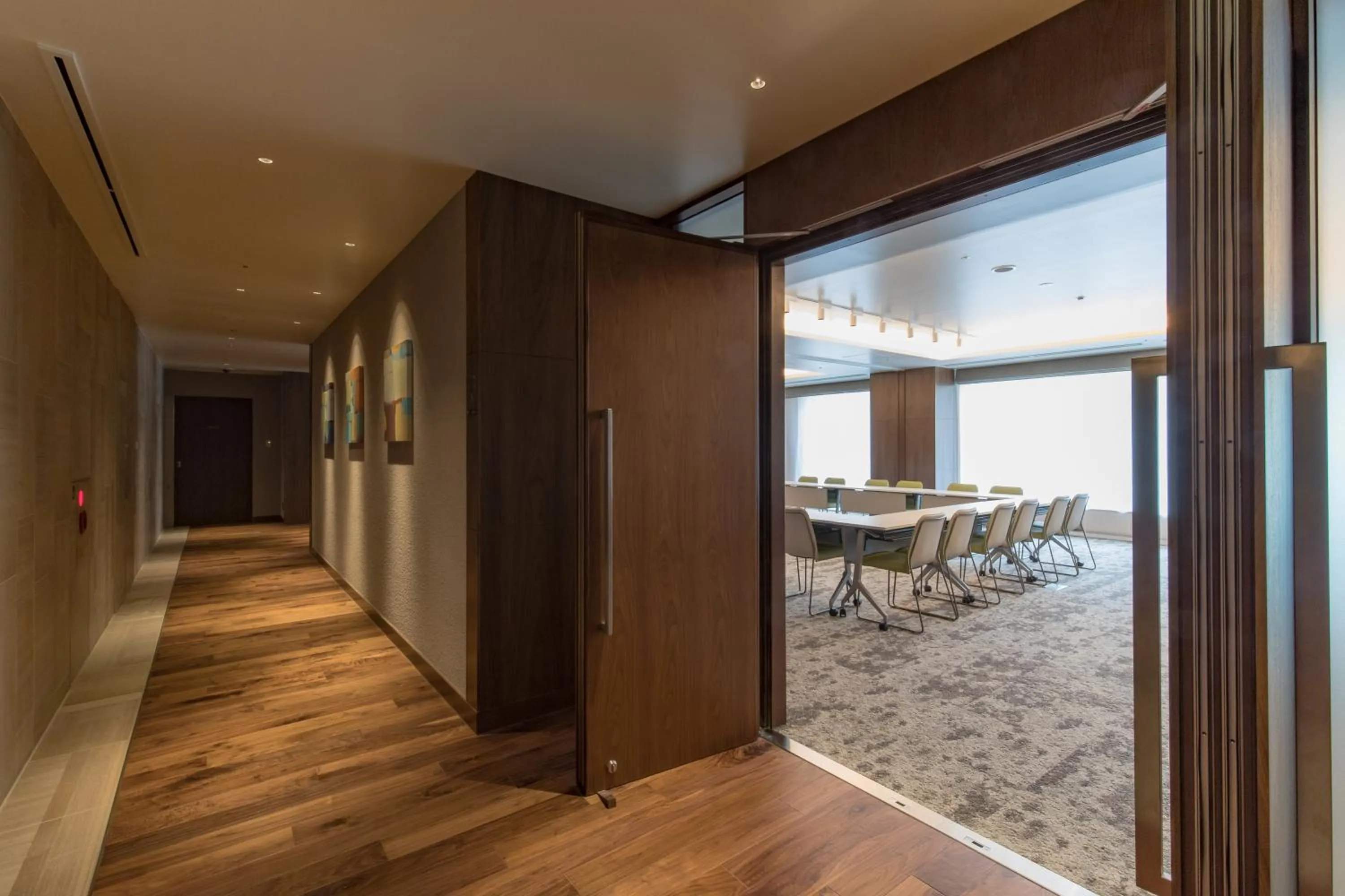 Business facilities in JR Kyushu Hotel Blossom Naha