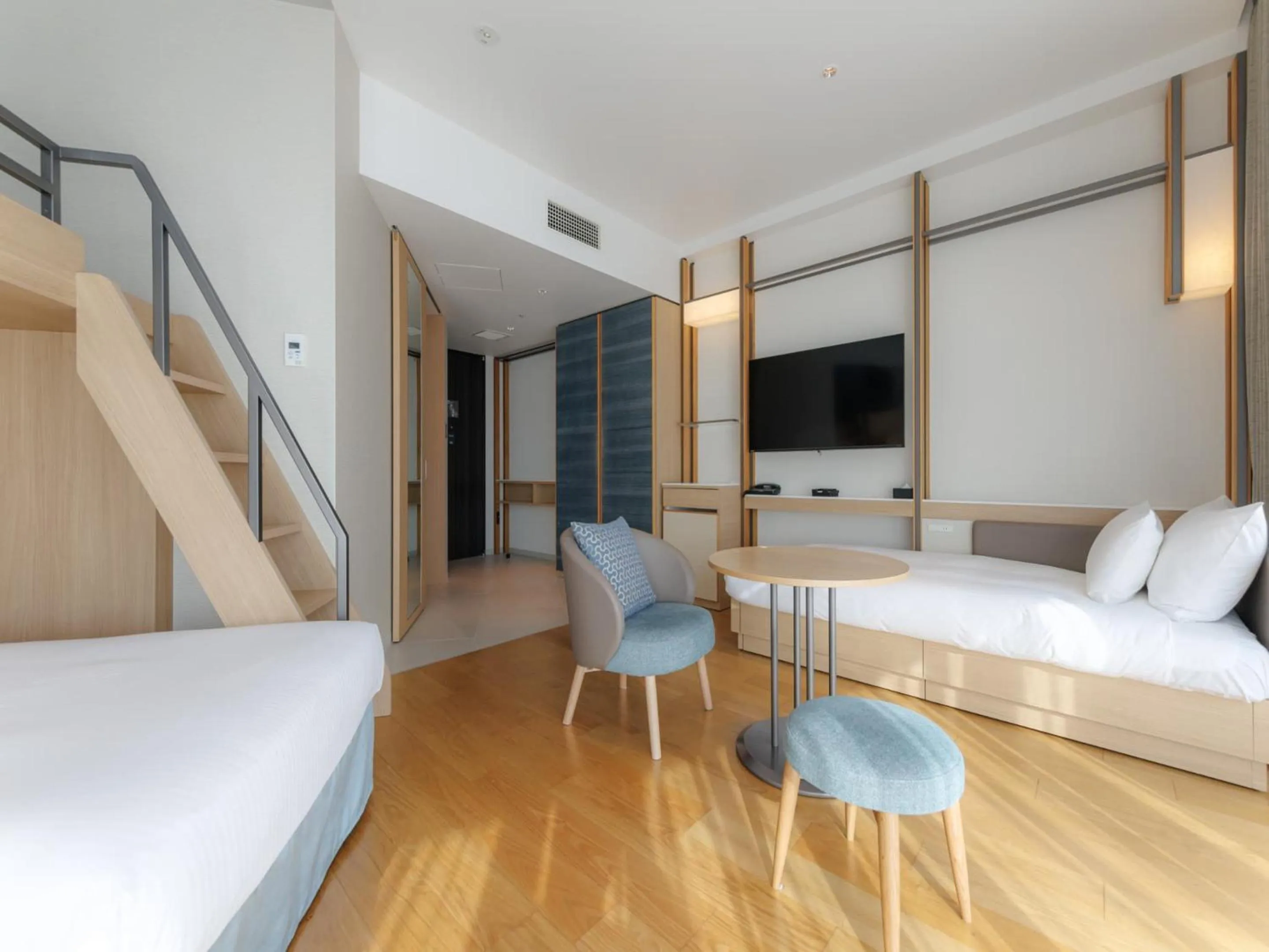 Photo of the whole room, Bed in JR Kyushu Hotel Blossom Naha