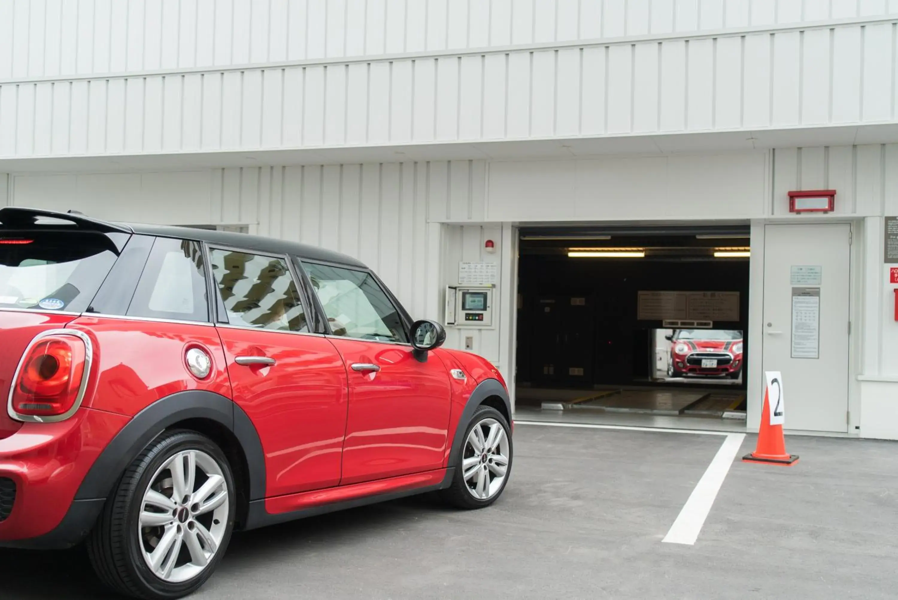 Facade/entrance in JR Kyushu Hotel Blossom Naha Facade/entrance in JR Kyushu Hotel Blossom Naha