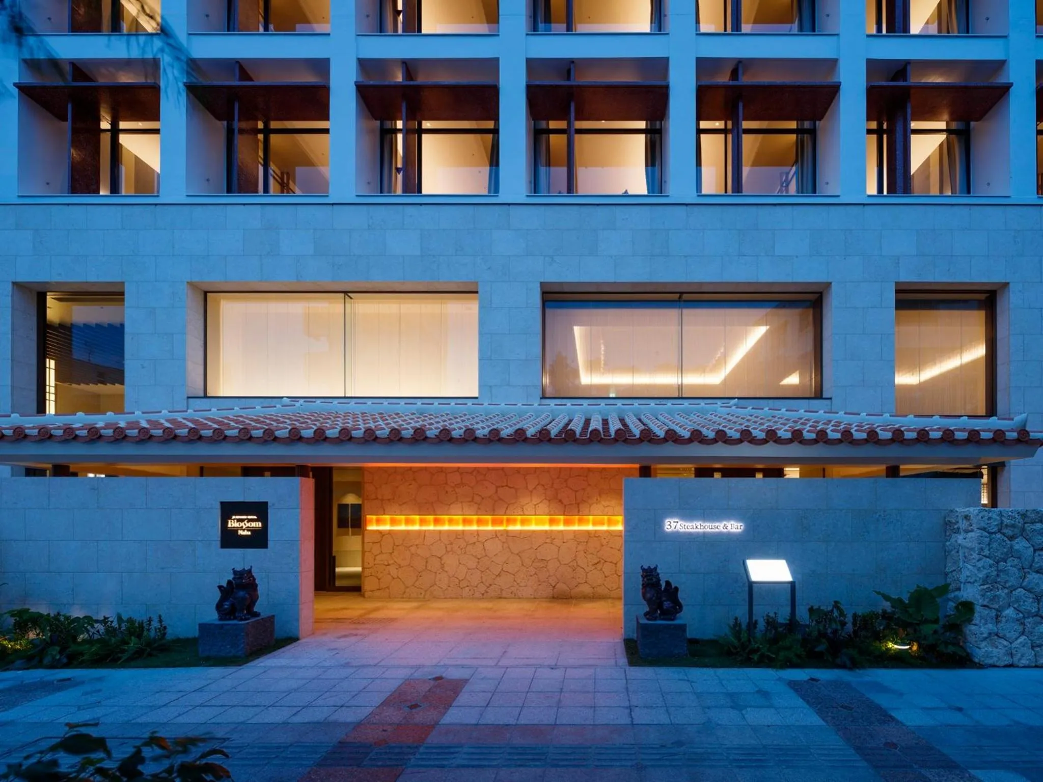 Facade/entrance in JR Kyushu Hotel Blossom Naha