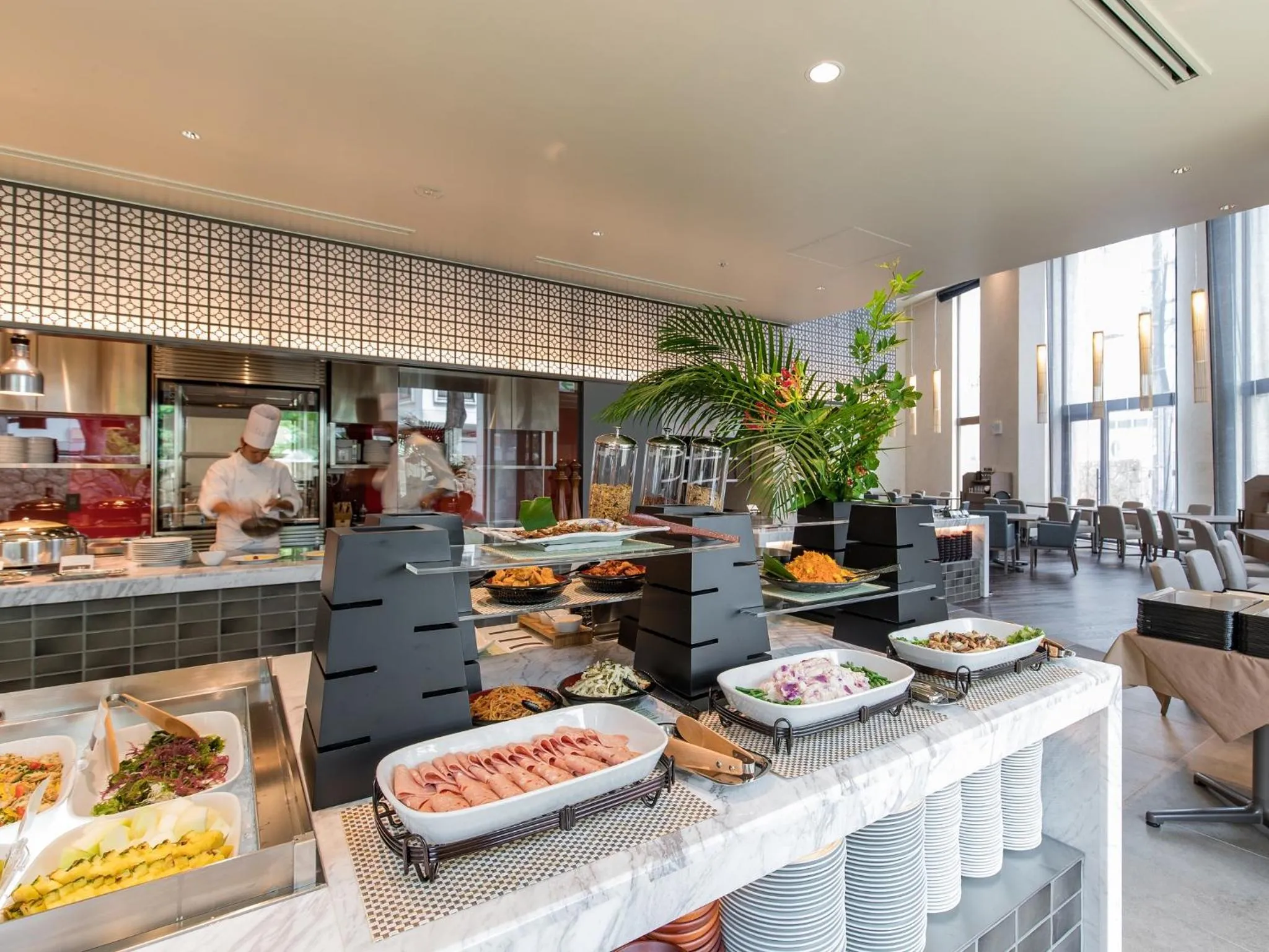 Restaurant/places to eat in JR Kyushu Hotel Blossom Naha