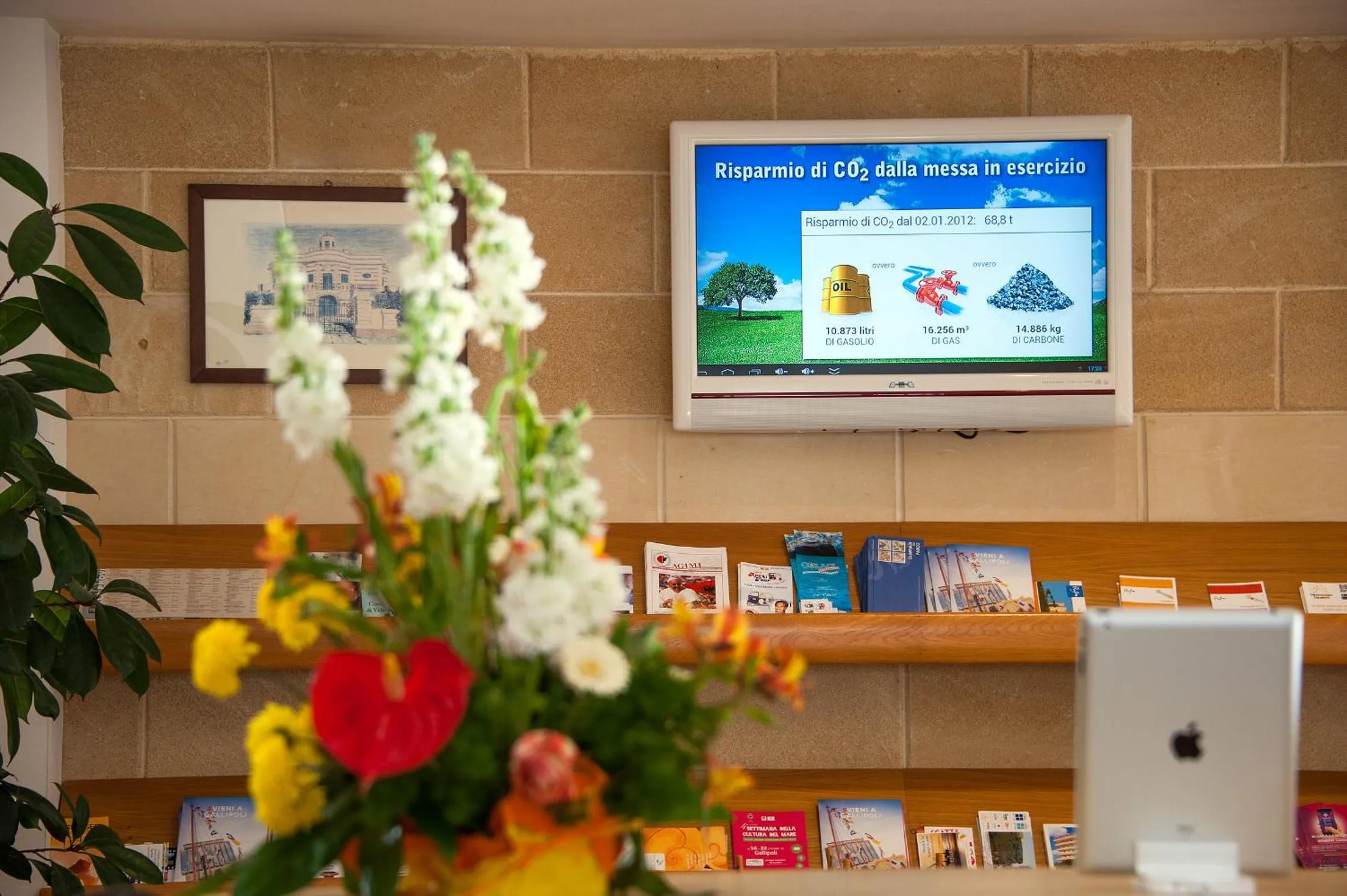 Library in Joli Park Hotel - Caroli Hotels