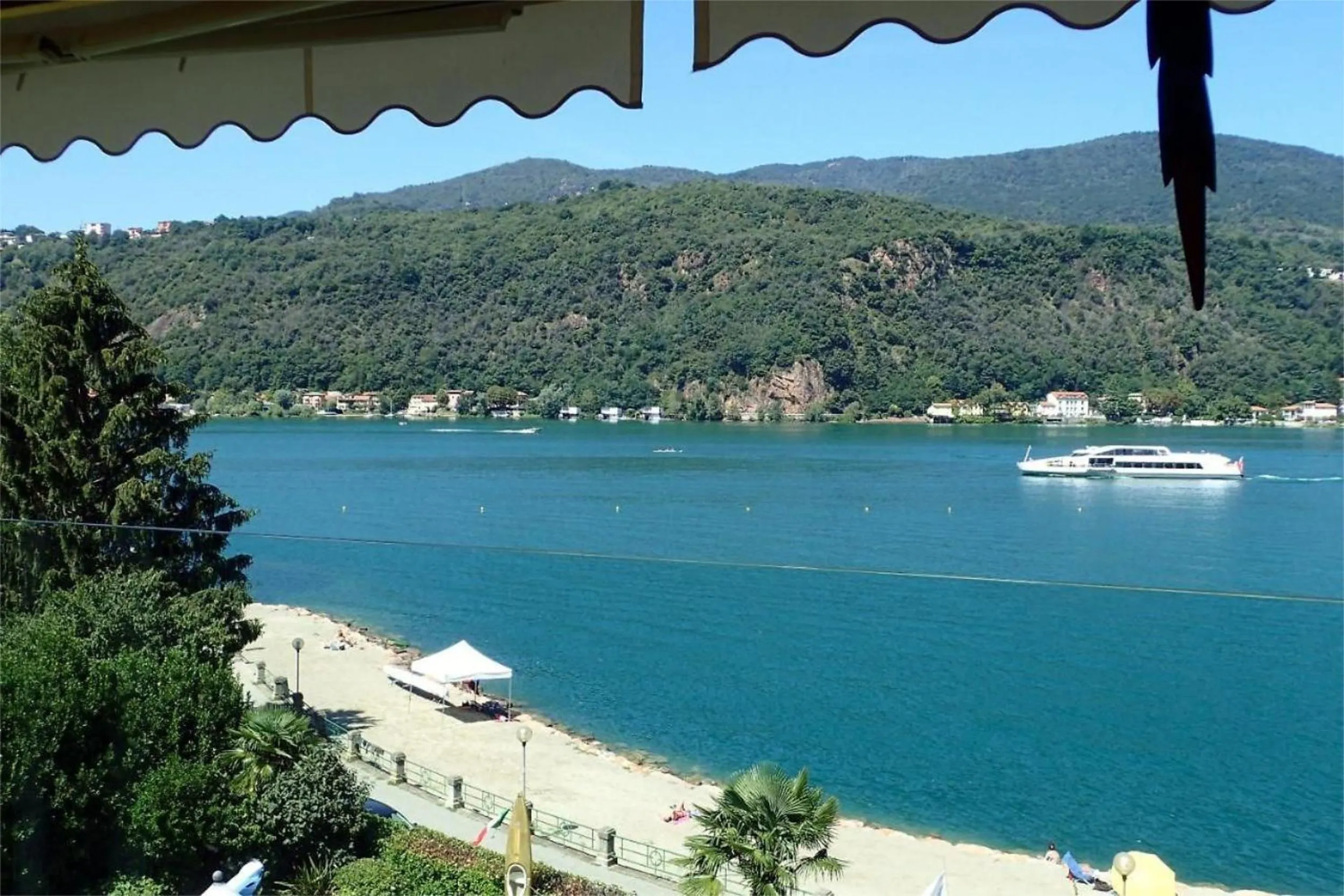 Lake view in B&B Dolce vista al lago Lugano