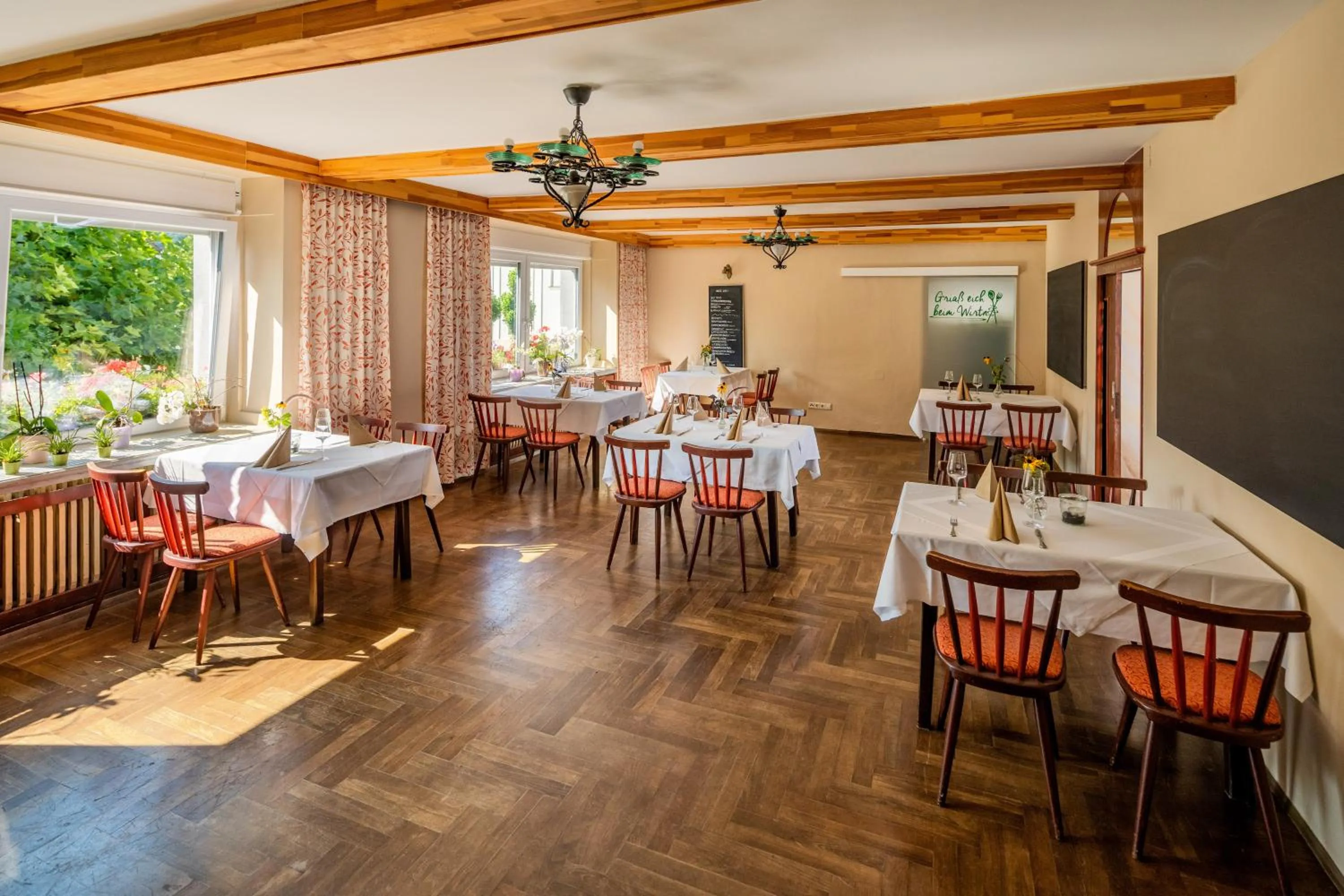 Restaurant/places to eat in Breitenfelderhof zur Riegersburg
