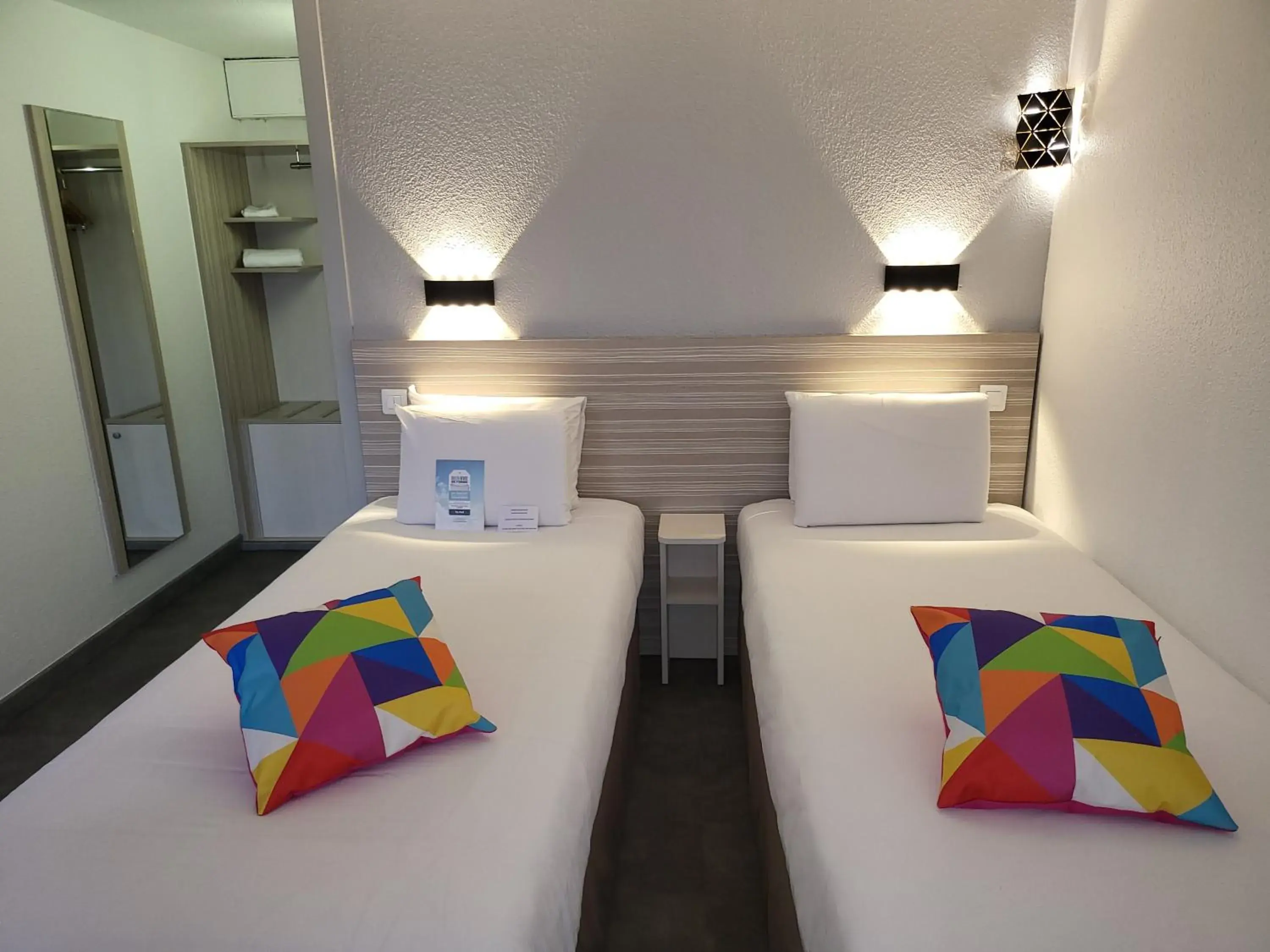 Bed in Kyriad Bellegarde - Genève Bed in Kyriad Bellegarde - Genève