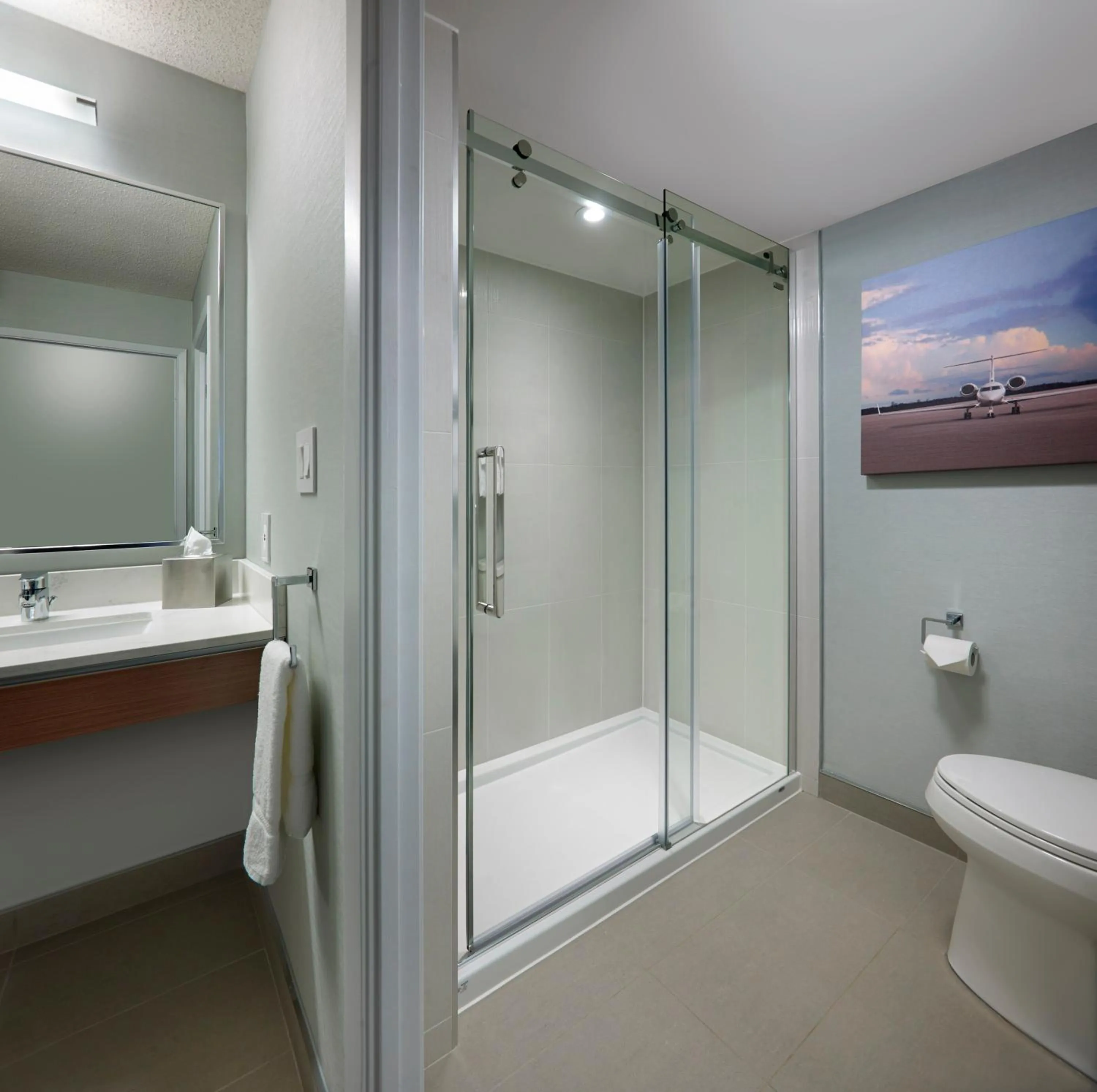 Bathroom in Radisson Suites Hotel Toronto Airport