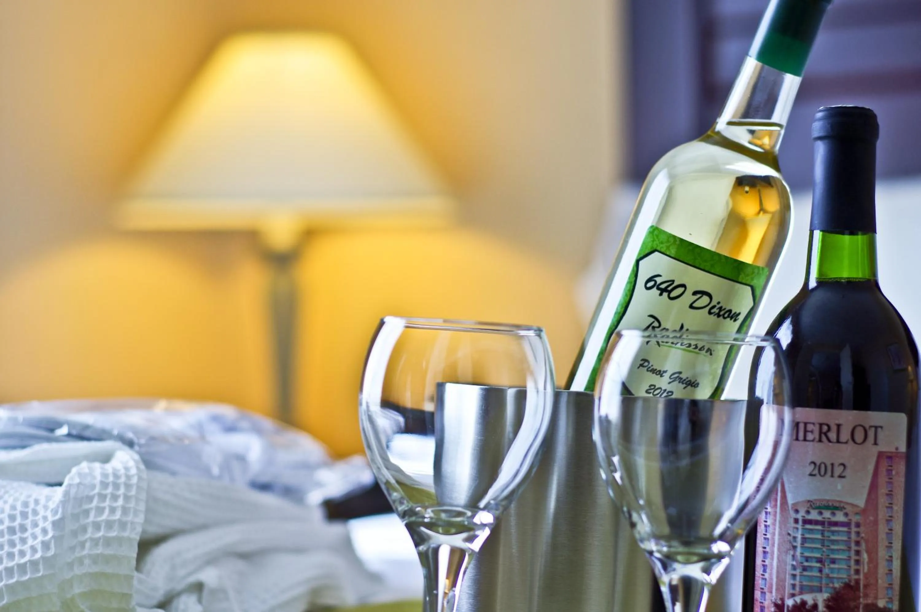 Food and drinks, Drinks in Radisson Suites Hotel Toronto Airport