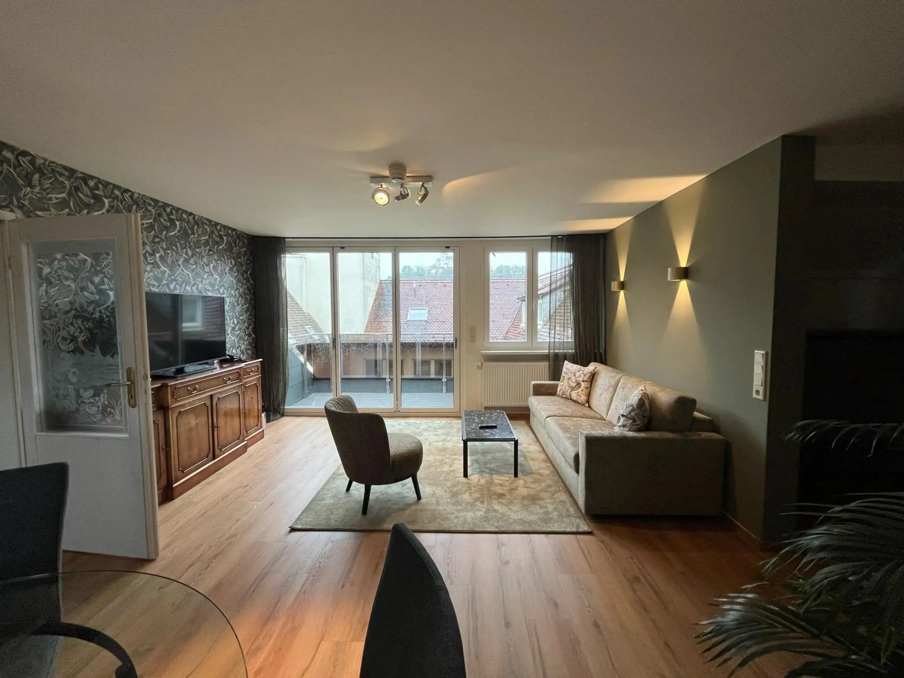 Junior King Suite with Kitchen and Roof Terrace in Best Western Premier Hotel Rebstock Junior King Suite with Kitchen and Roof Terrace in Best Western Premier Hotel Rebstock