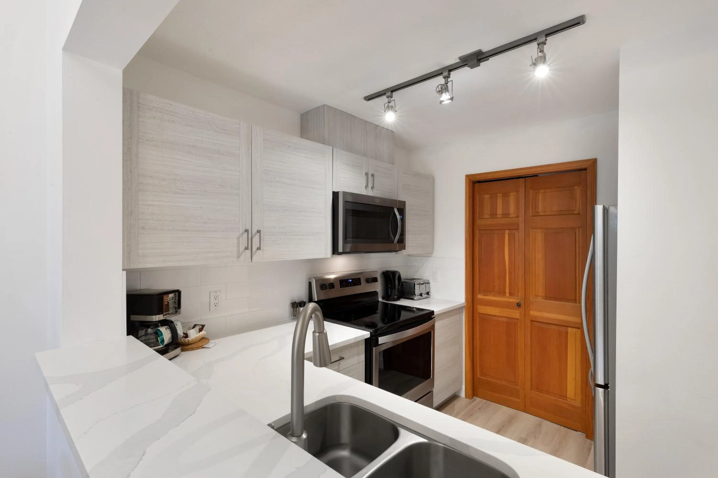 Kitchen or kitchenette in Northstar at Stoney Creek by Whiski Jack