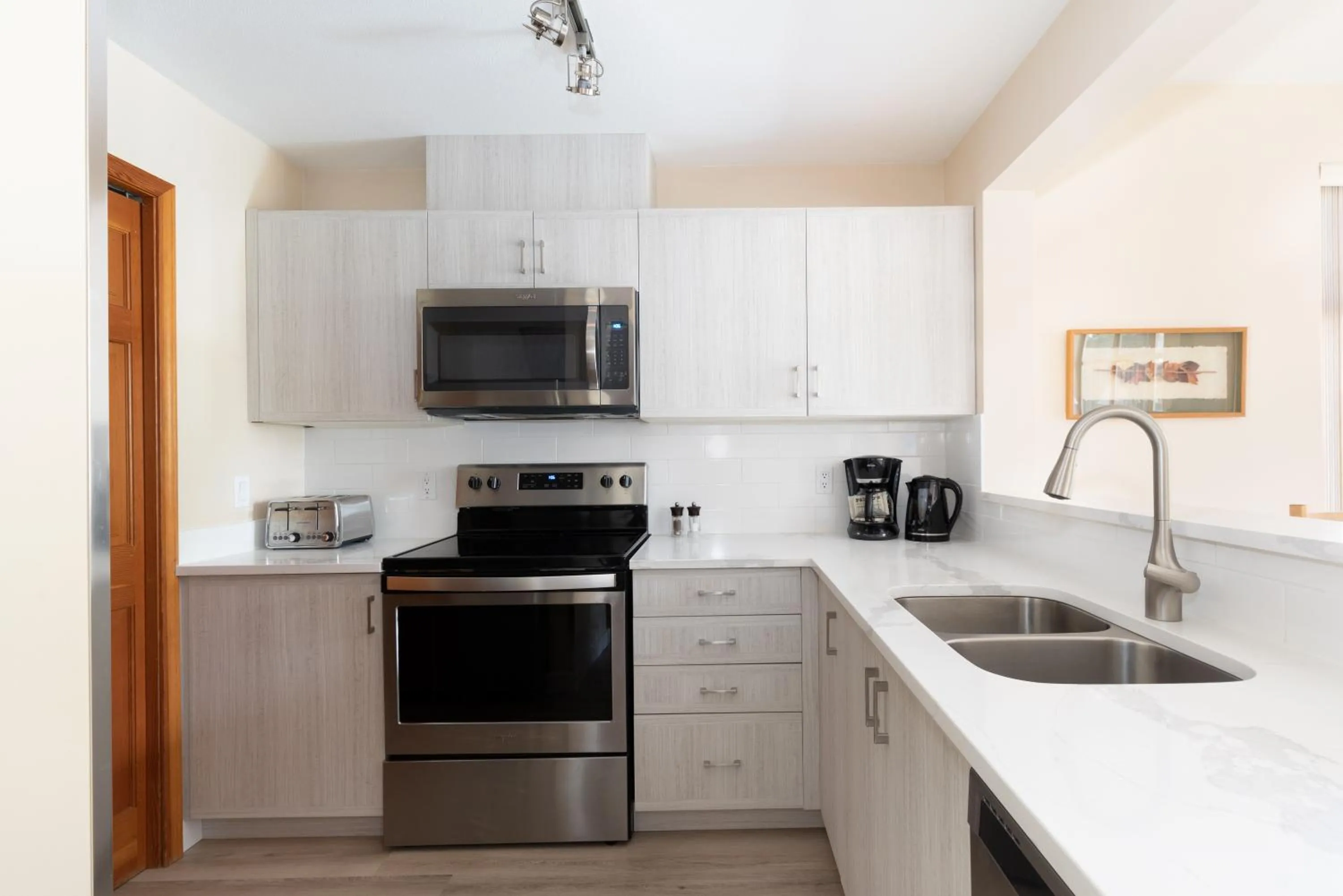 Kitchen or kitchenette in Northstar at Stoney Creek by Whiski Jack