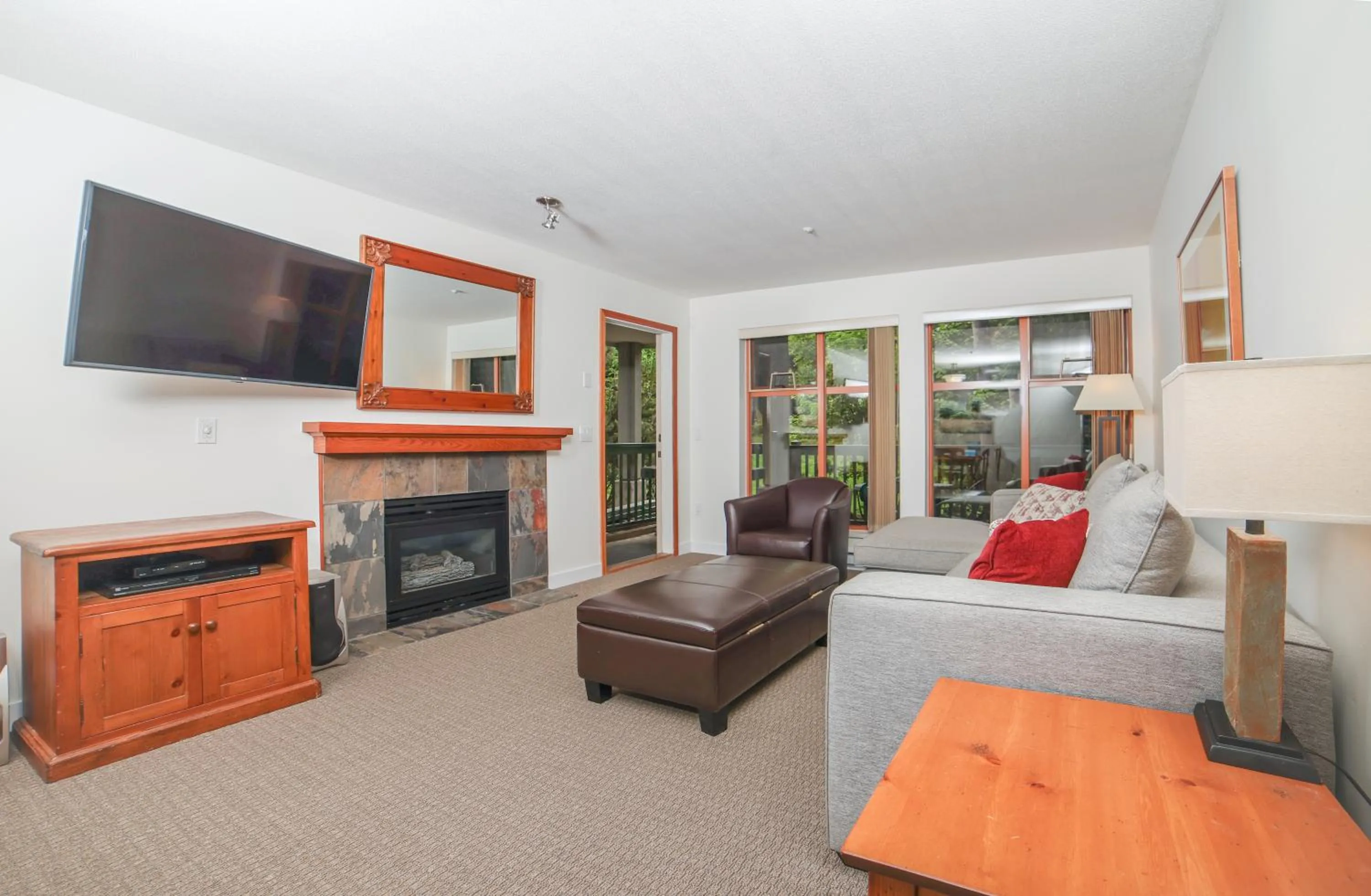 TV and multimedia in Northstar at Stoney Creek by Whiski Jack