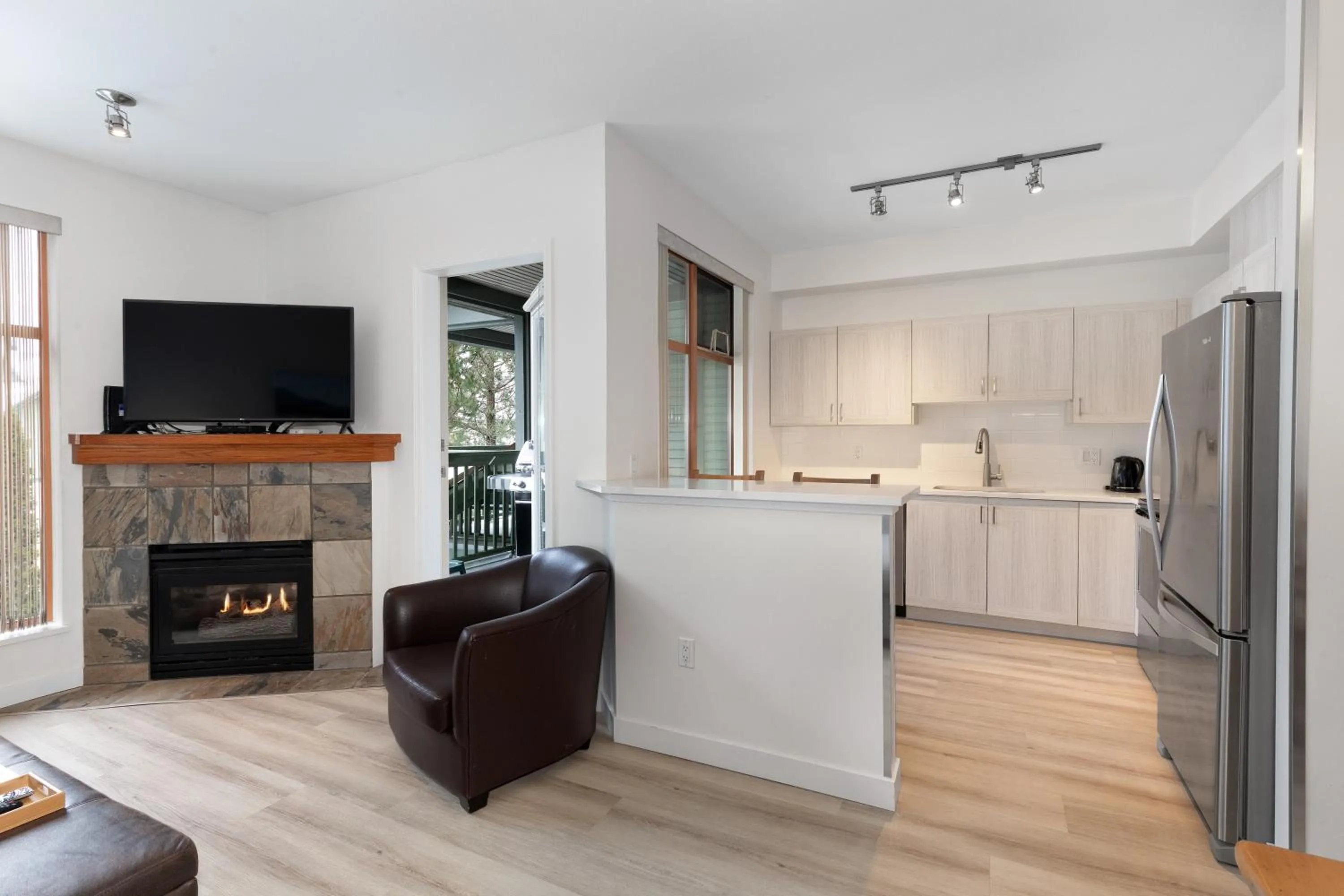 Kitchen or kitchenette in Northstar at Stoney Creek by Whiski Jack